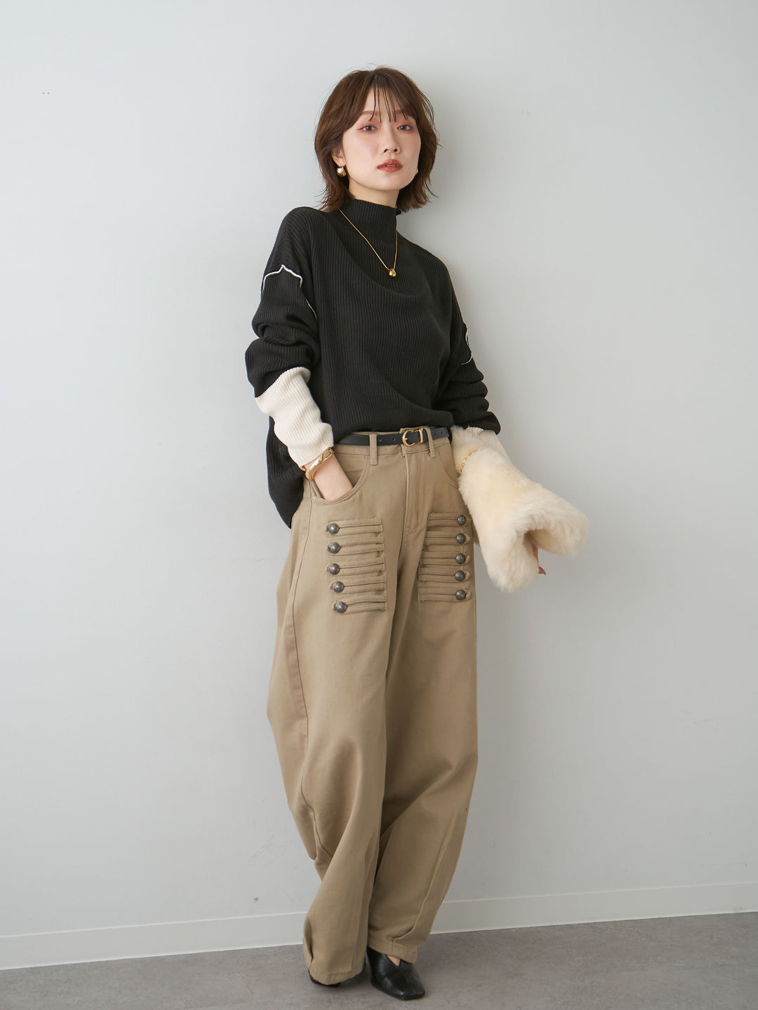 [SET]バイカラーモックネックリブニットトップス+ナポレオンコットンカーブパンツ(2set)