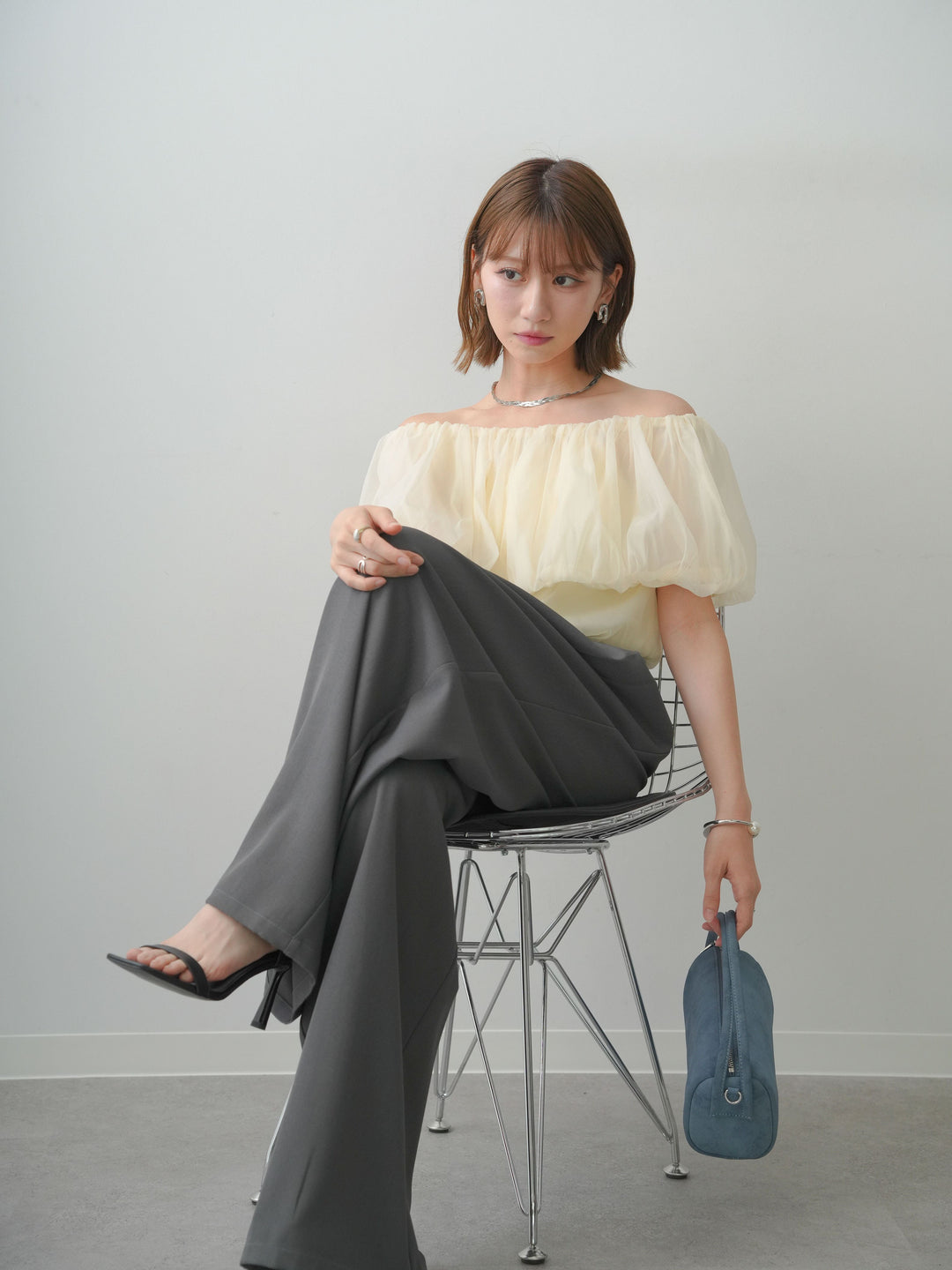 [SET]シアーギャザーオフショルブラウス+ベルトループデザインワイドパンツ(2set)