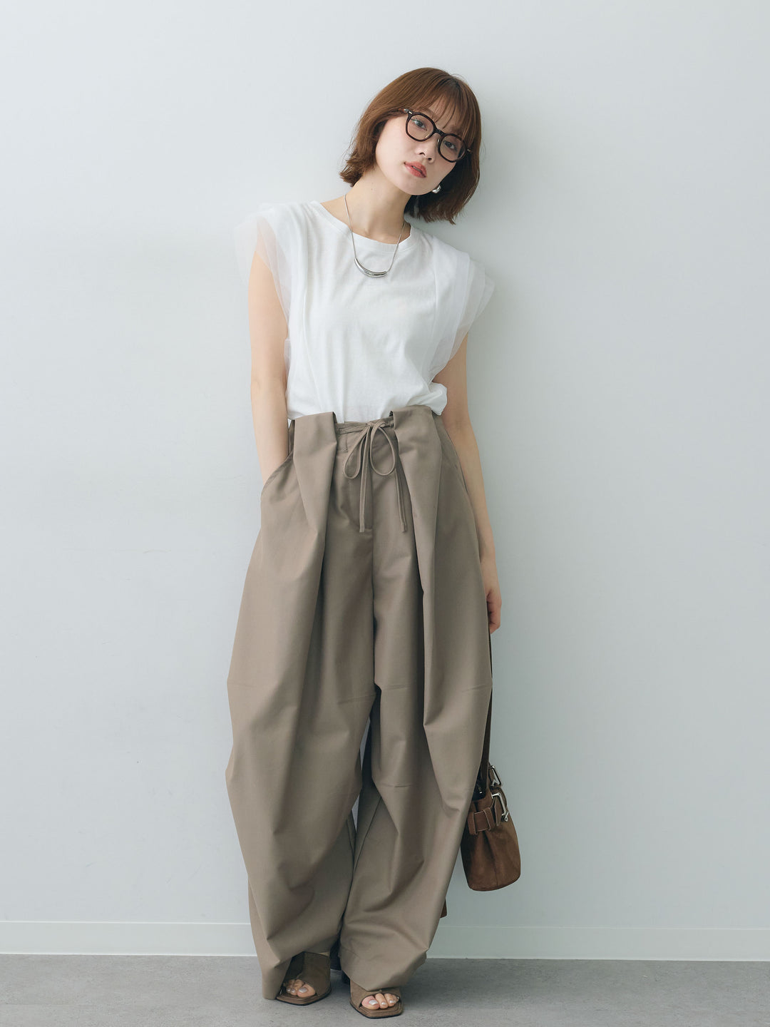 [SET]ショルダーチュールノースリTEE+ベルトループカーブタックワイドパンツ(2set)