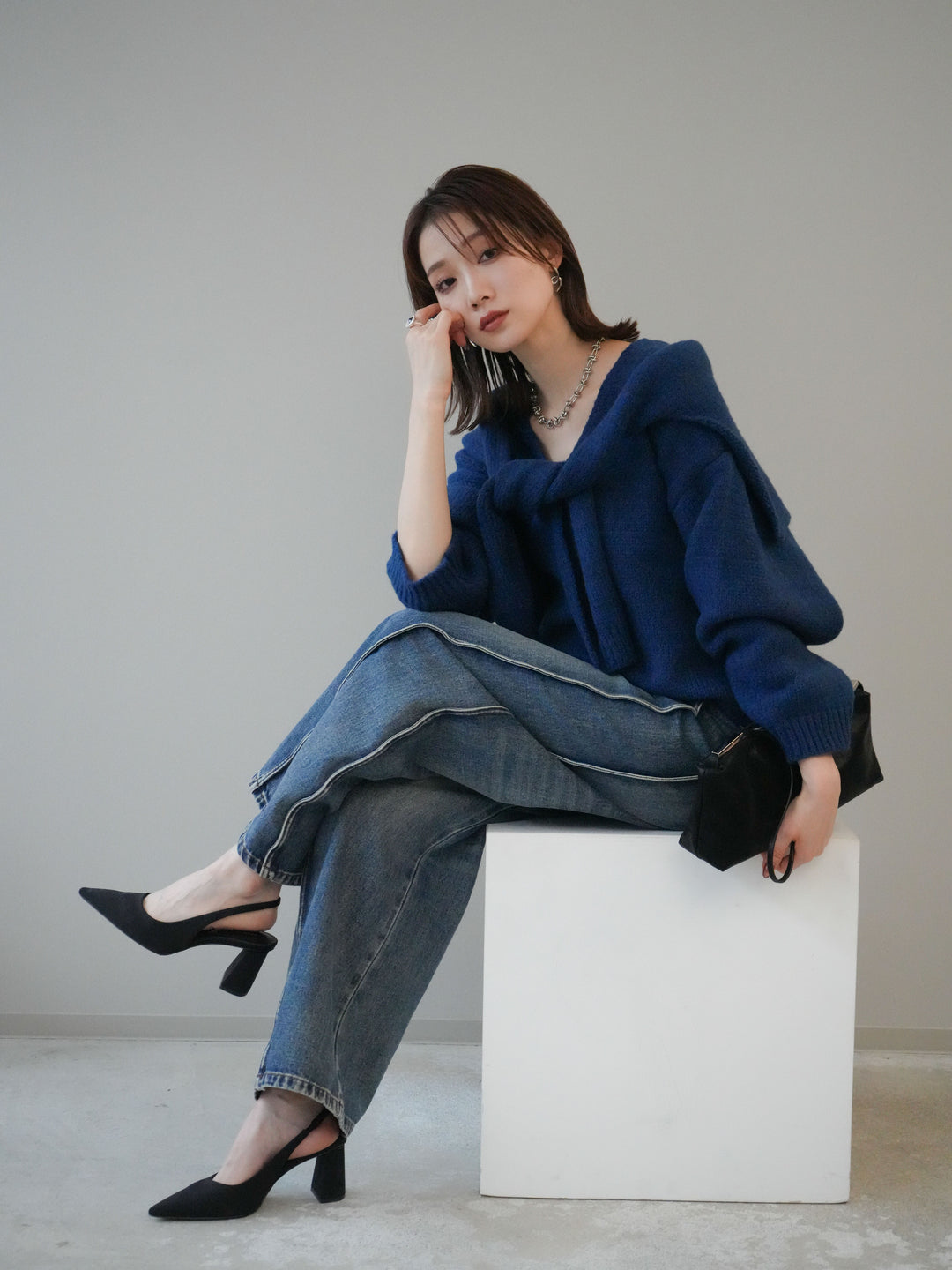 [予約]ストール付きVネックニットプルオーバー/blue