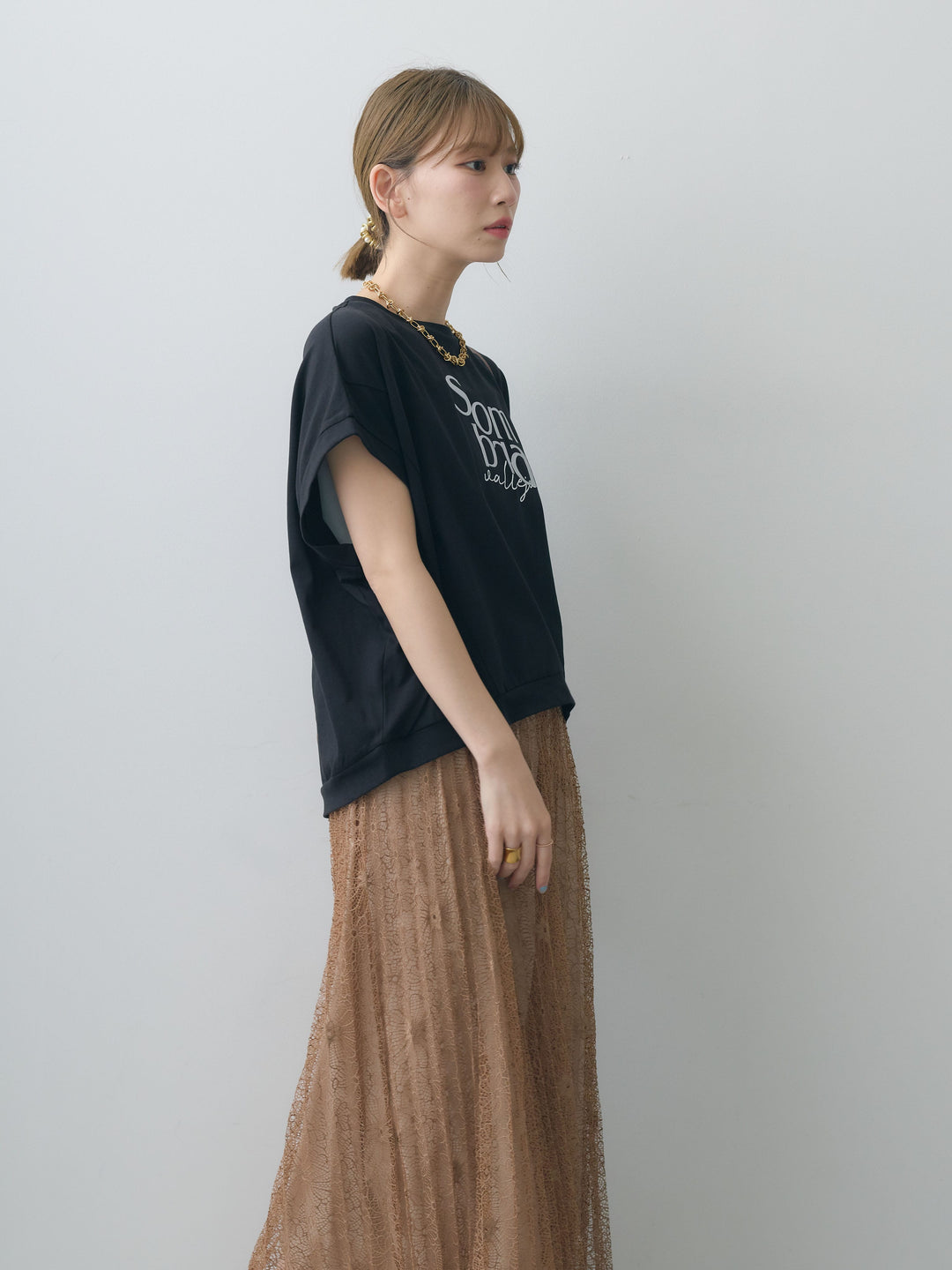 [SET]立体ロゴエンボスTEE +フローラルレースプリーツスカート(2set)
