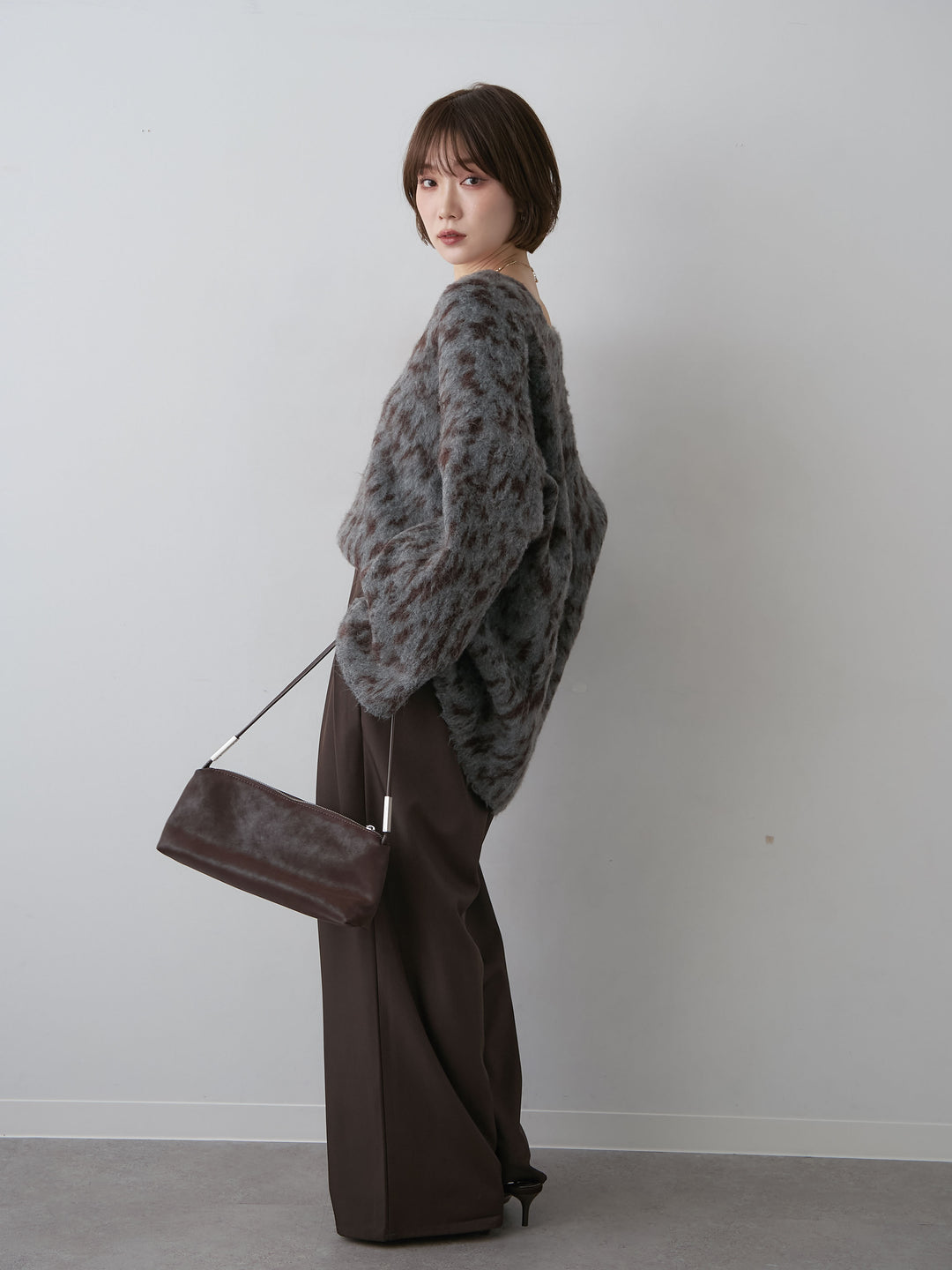 [SET]レオパードVネックシャギーニットトップス+ツイルタックワイドパンツ(2set)