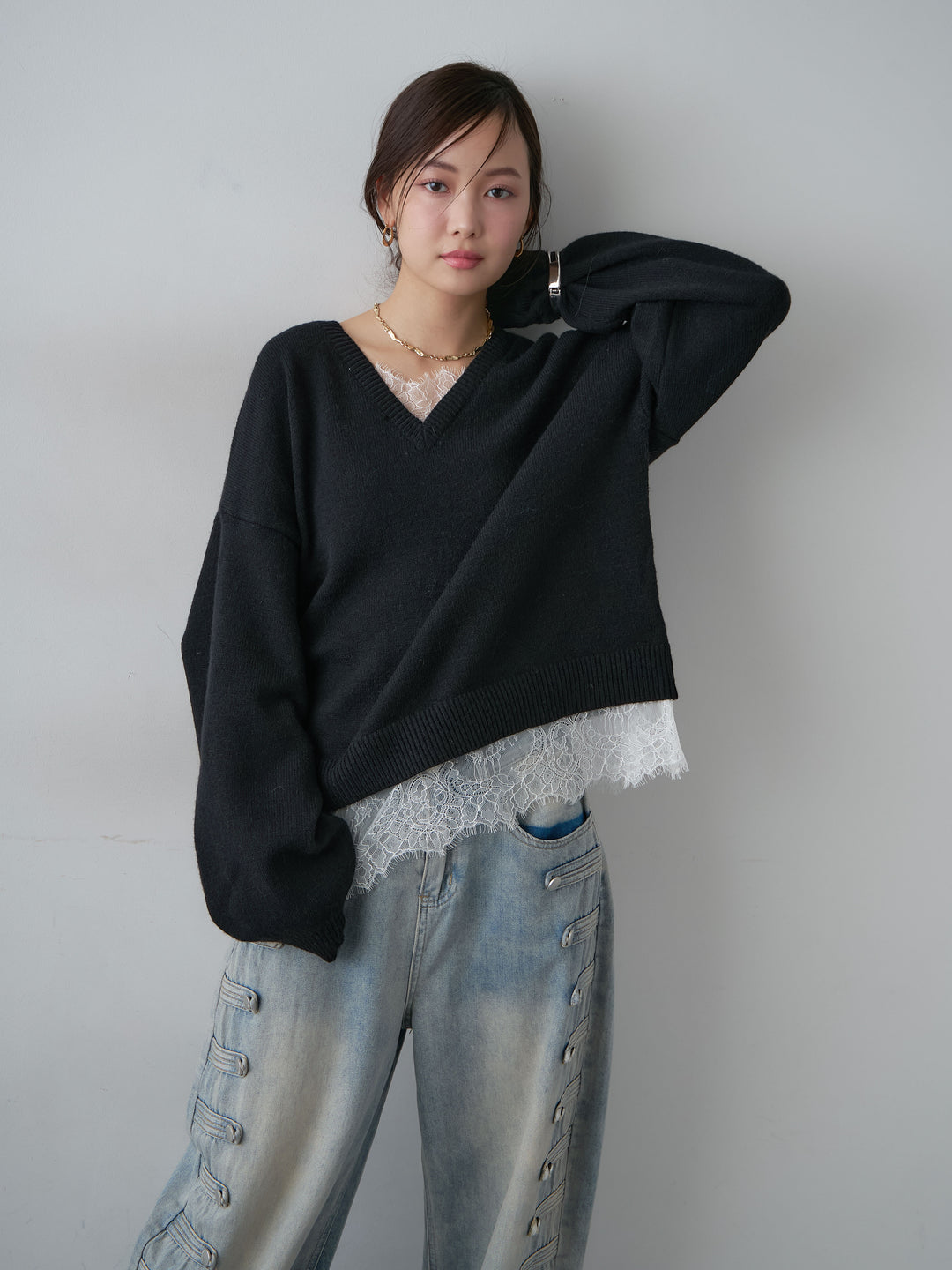 [予約]アルパカタッチレースドッキングVネックニットトップス/black