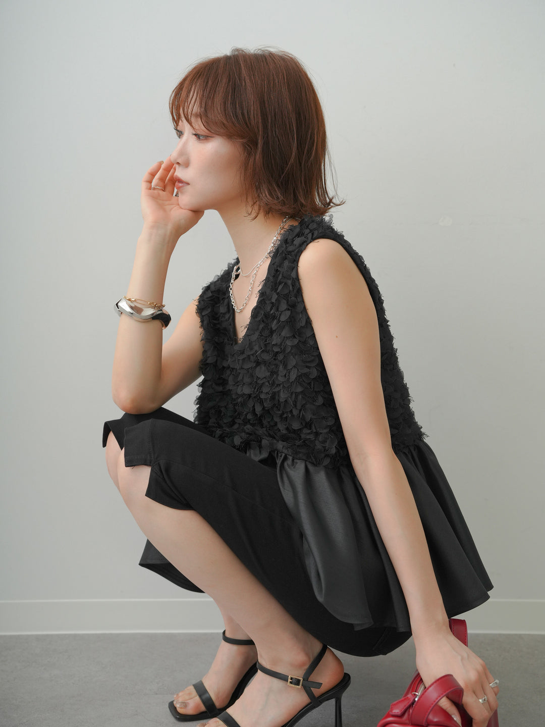 [予約]ジャガード×サテンペプラムフレアノースリトップス/black