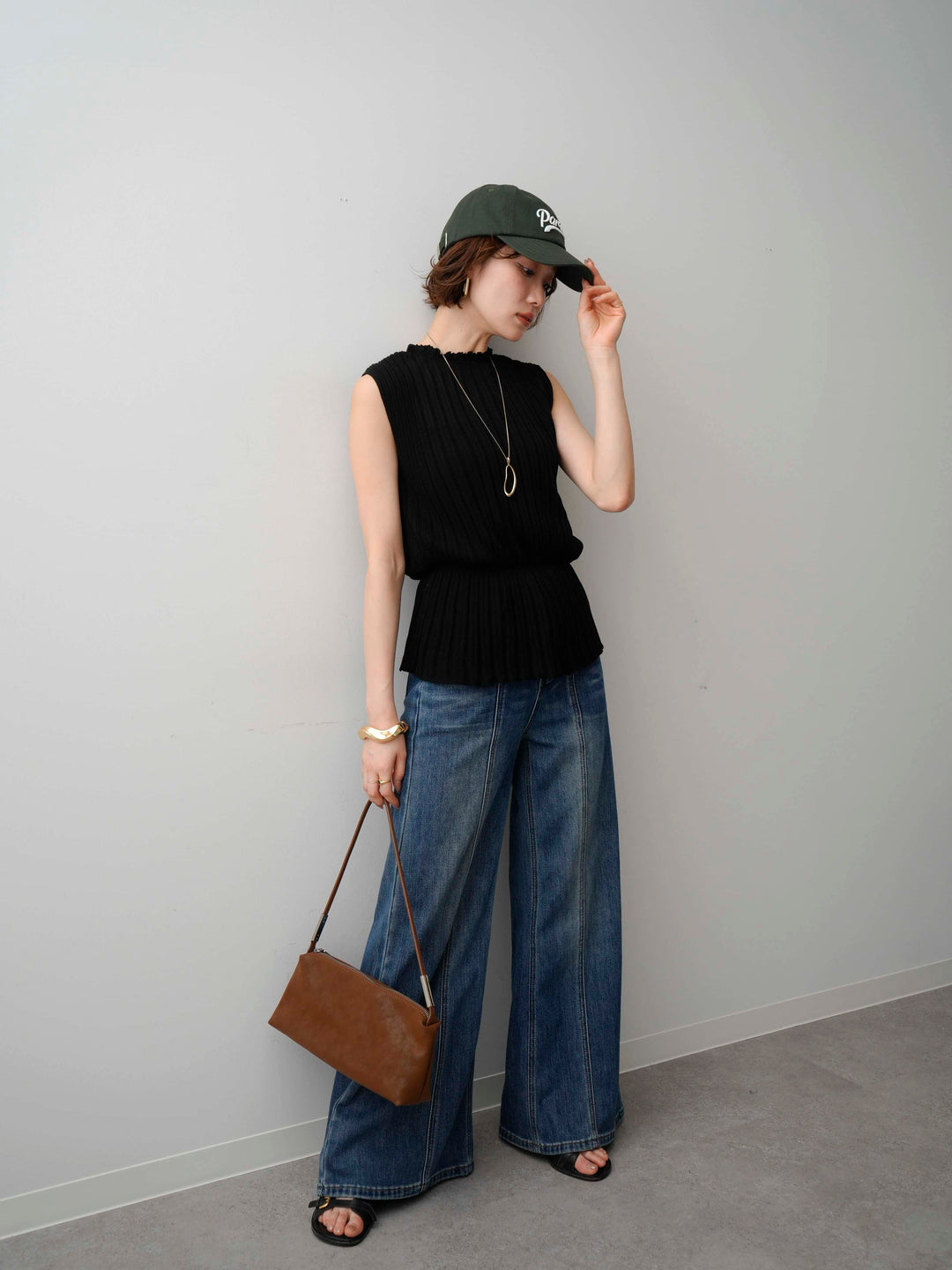 [予約]ウエストギャザーリブニットノースリトップス/black