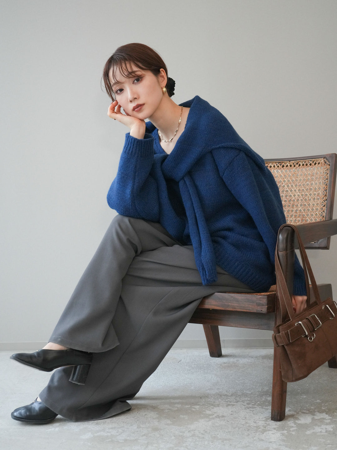 [予約]ストール付きVネックニットプルオーバー/blue