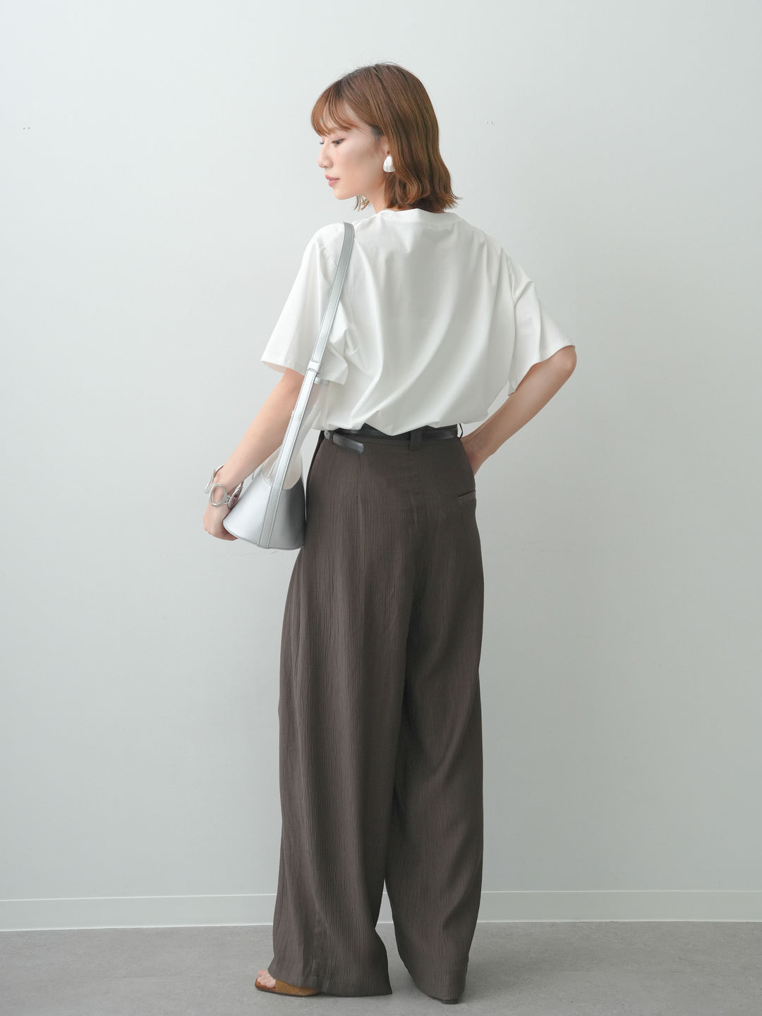 [SET]クールタッチアートロゴオーバーTEE+ベルト付ワッシャーライトワイドパンツ(2set)