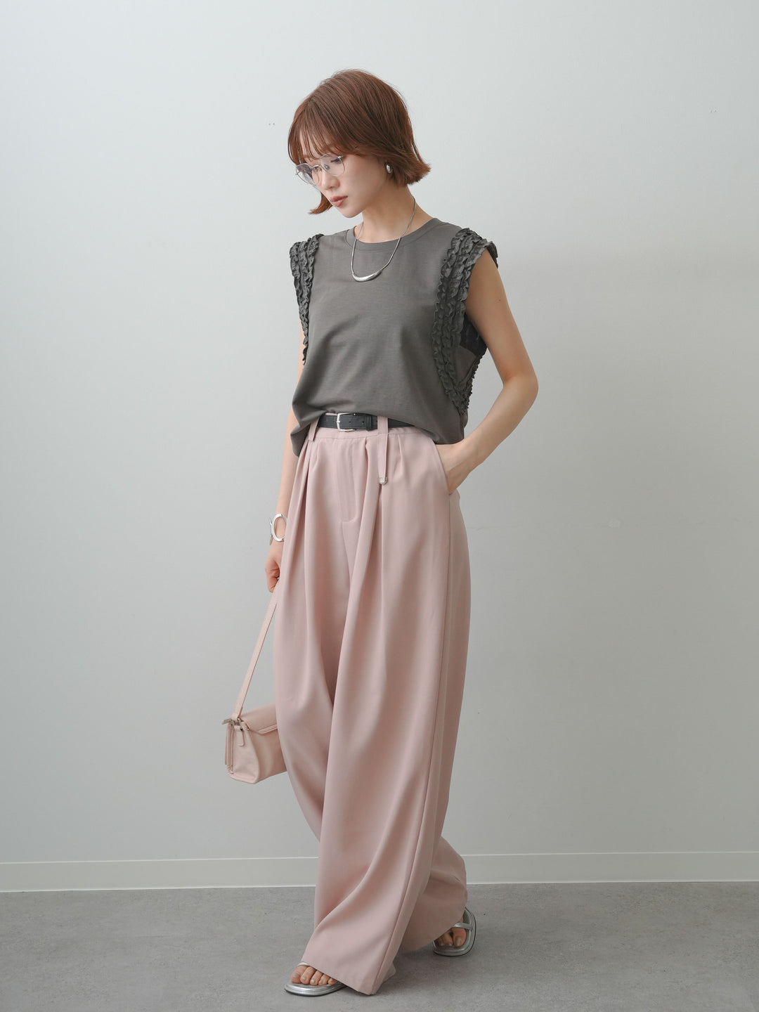 [SET]ホイップフリルフレンチTEE+ベルト付キーホルダーモチーフワイドパンツ(2set)