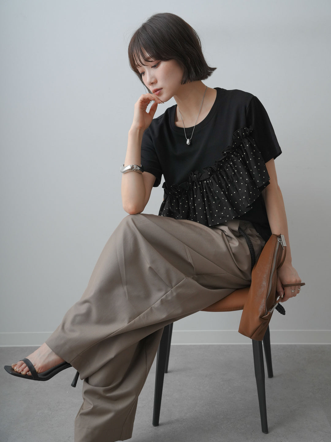 [SET]ドットギャザーフリルデザインTEE+ベルトループカーブタックワイドパンツ(2set)