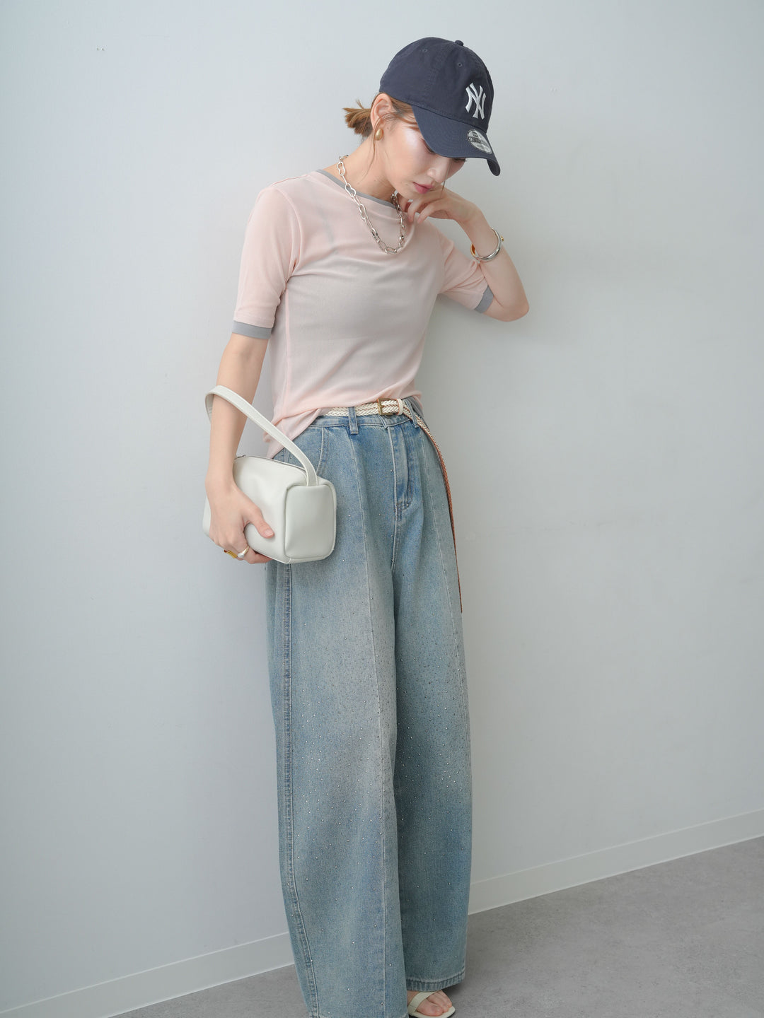 [SET]トリムレイヤードシアー半袖トップス+フロントビジューカーブデニムパンツ(2set)