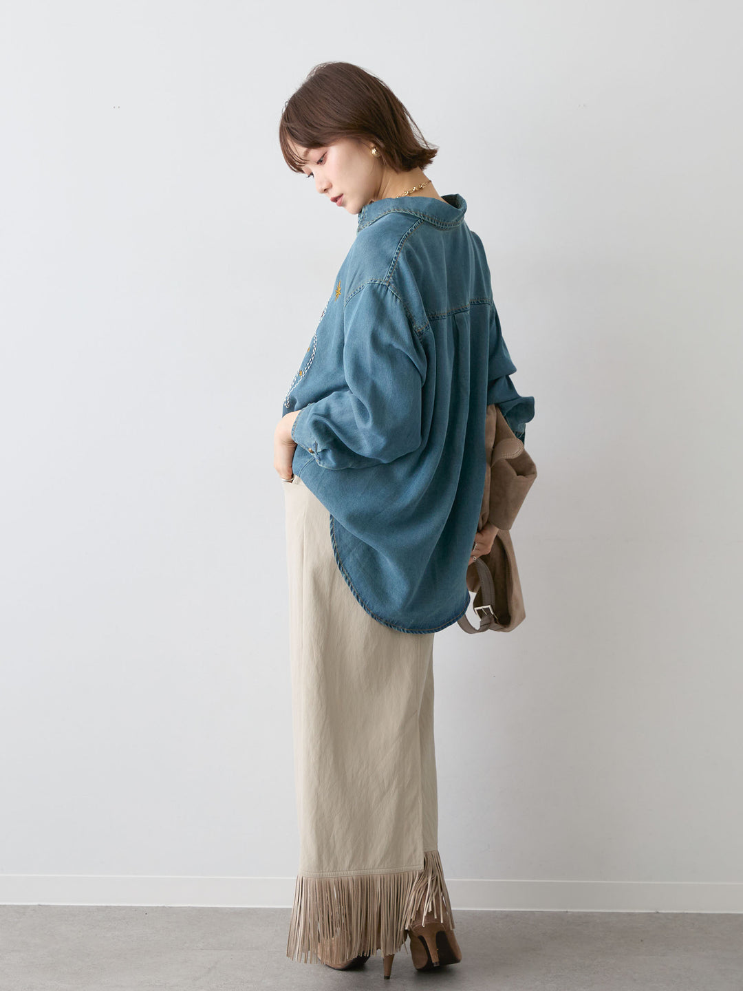 [SET]モチーフ刺繍デニムシャツ+レザータッチフリンジスカート(2set)