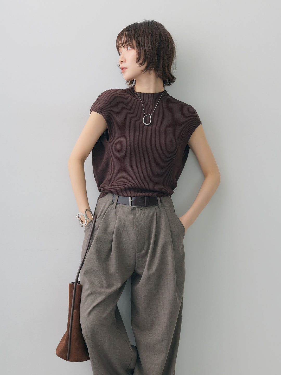 [予約]ボトルネックフロントリブニットトップス/brown