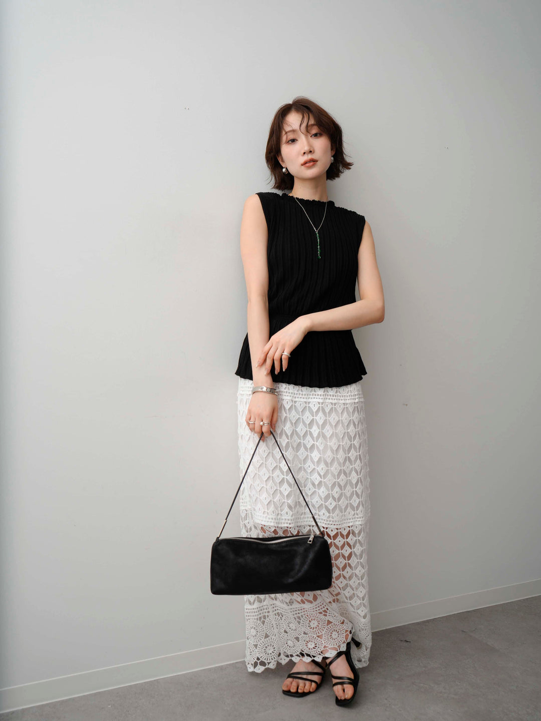 [予約]ウエストギャザーリブニットノースリトップス/black