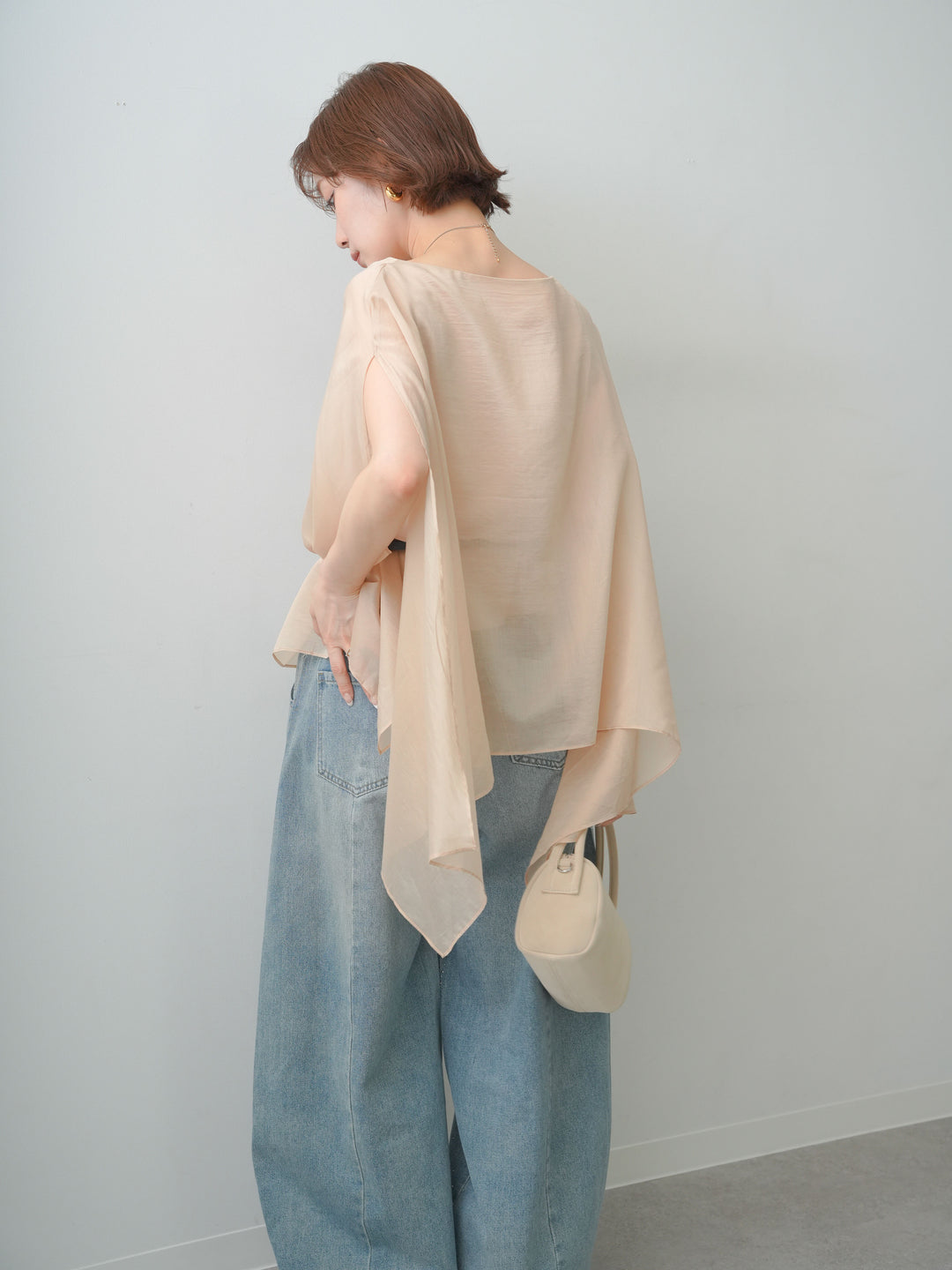 [予約]ベルト付シアーケープレイヤードブラウス/beige