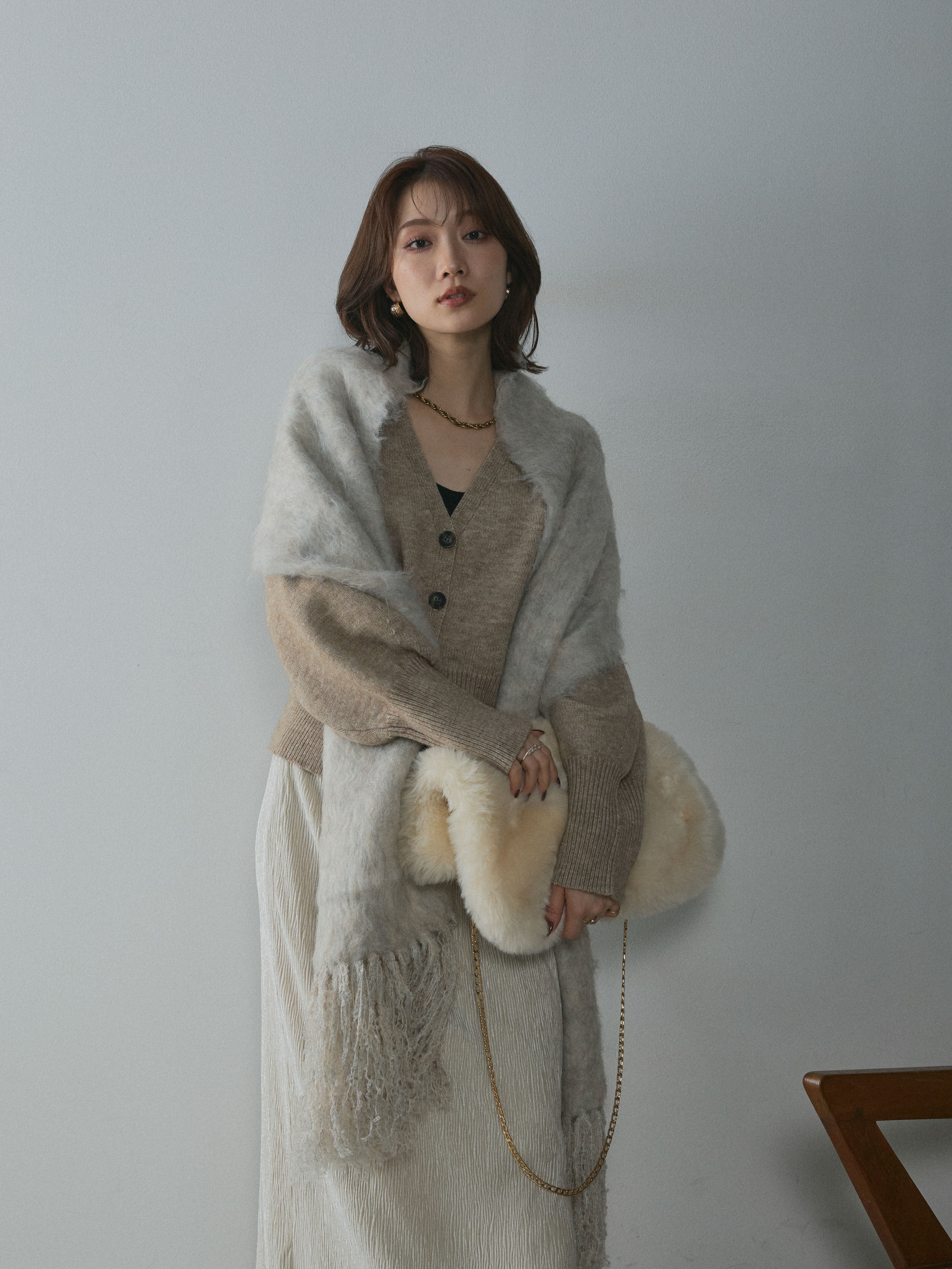 Allure】[SET]アルパカタッチVネックカーディガン+プリーツベロア
