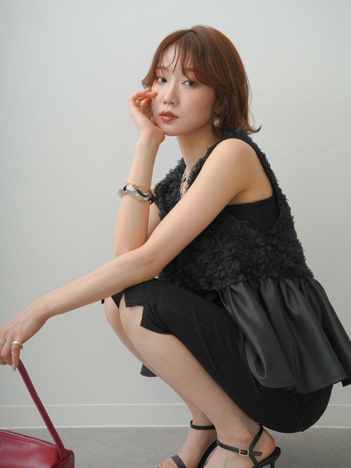 [予約]ジャガード×サテンペプラムフレアノースリトップス/black