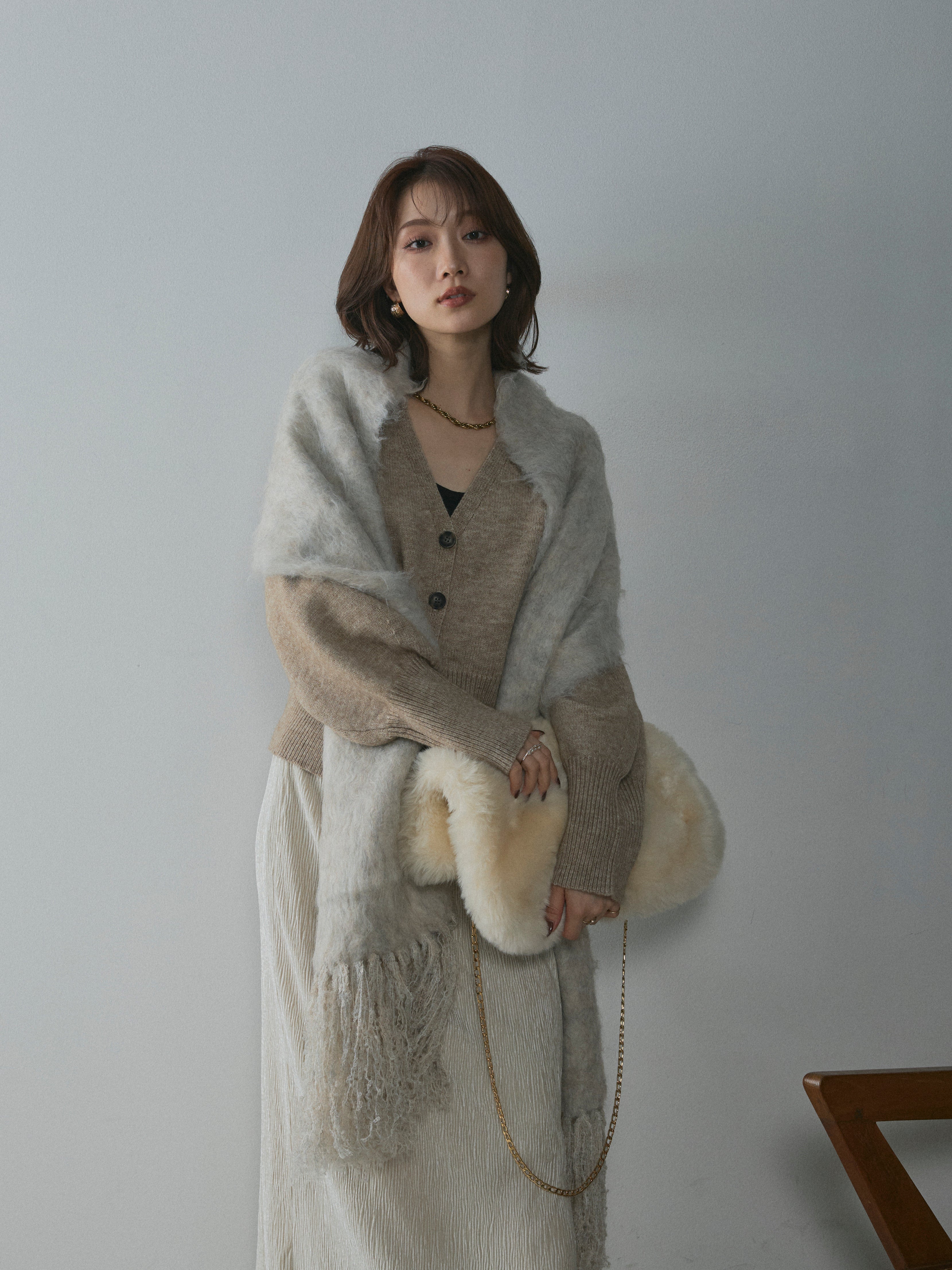 Allure】[SET]アルパカタッチVネックカーディガン+プリーツベロア