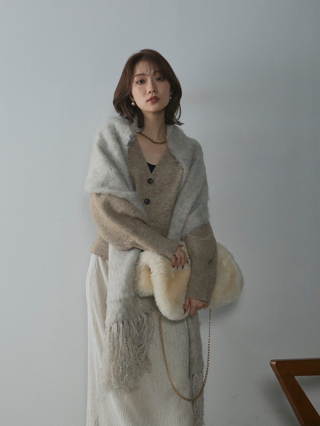 【Allure】[SET]アルパカタッチVネックカーディガン+プリーツベロアタイトスカート(2set)