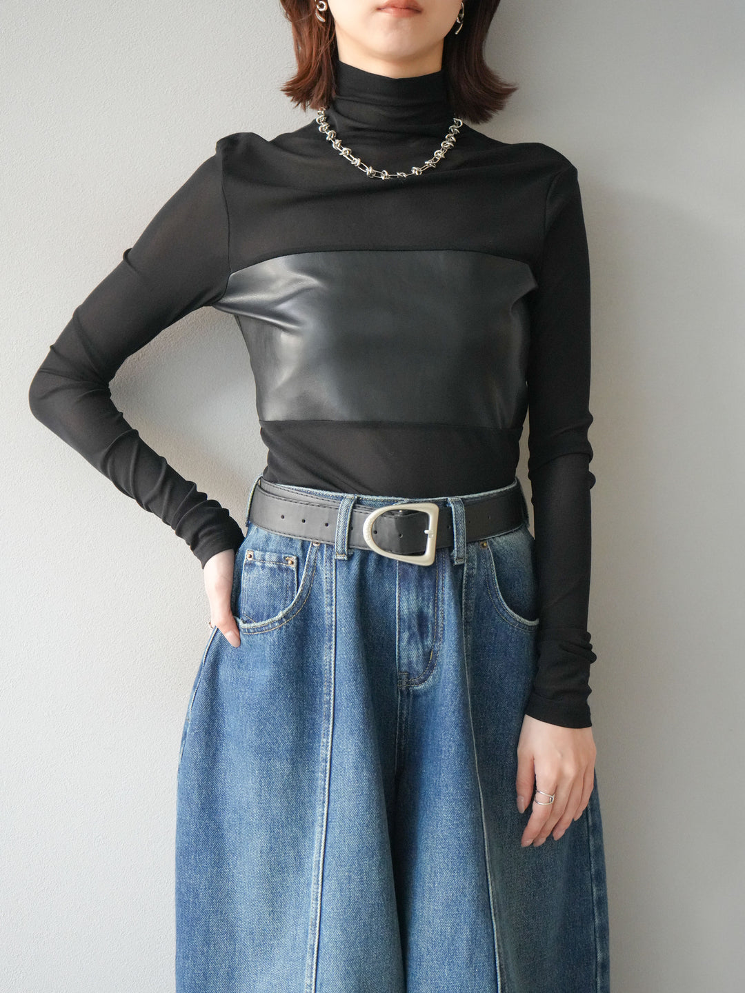 [予約]レザー切替プチネックシアートップス/black