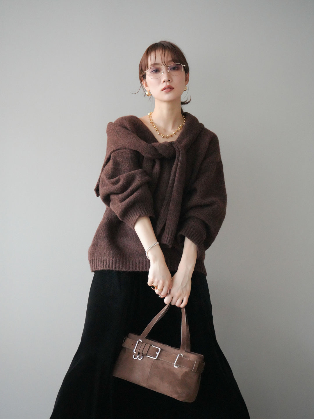 [予約]ストール付きVネックニットプルオーバー/brown