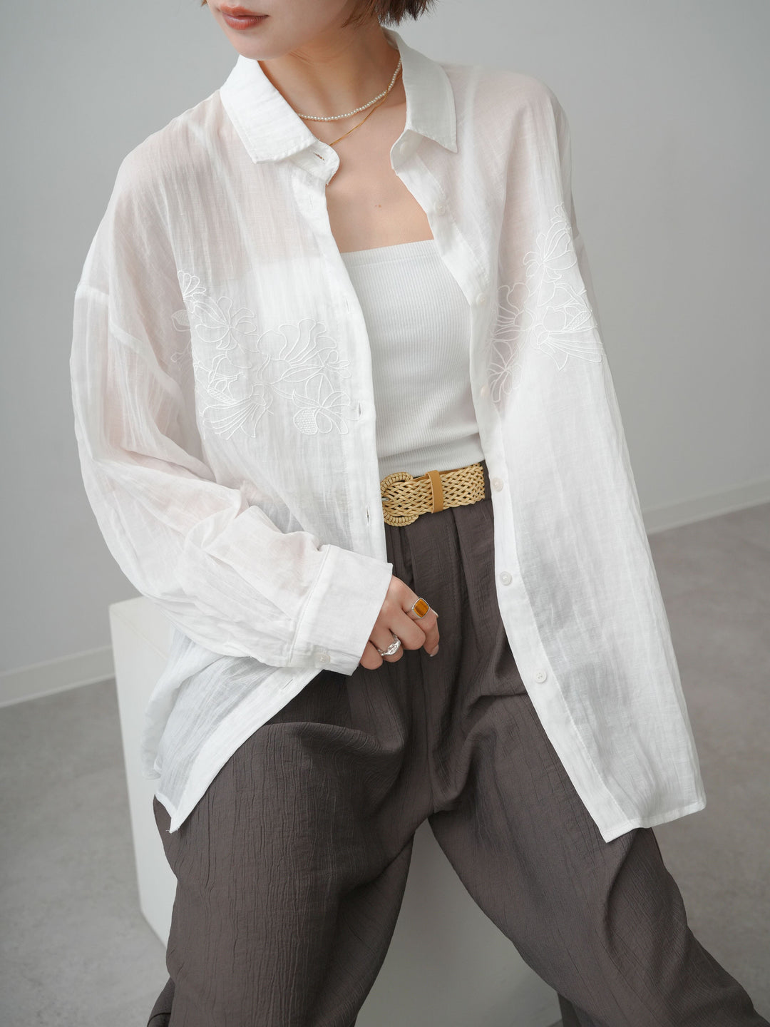 【套裝】花卉刺繡薄紗襯衫+繫帶寬鬆喇叭褲（兩件套）