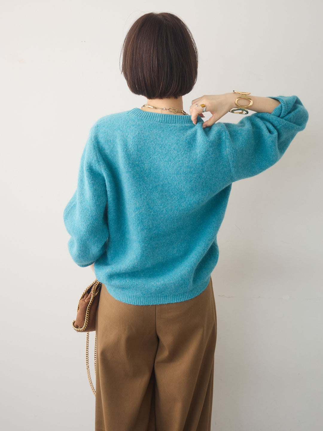 [予約]ソフトヘアリークルーネックニットトップス/blue