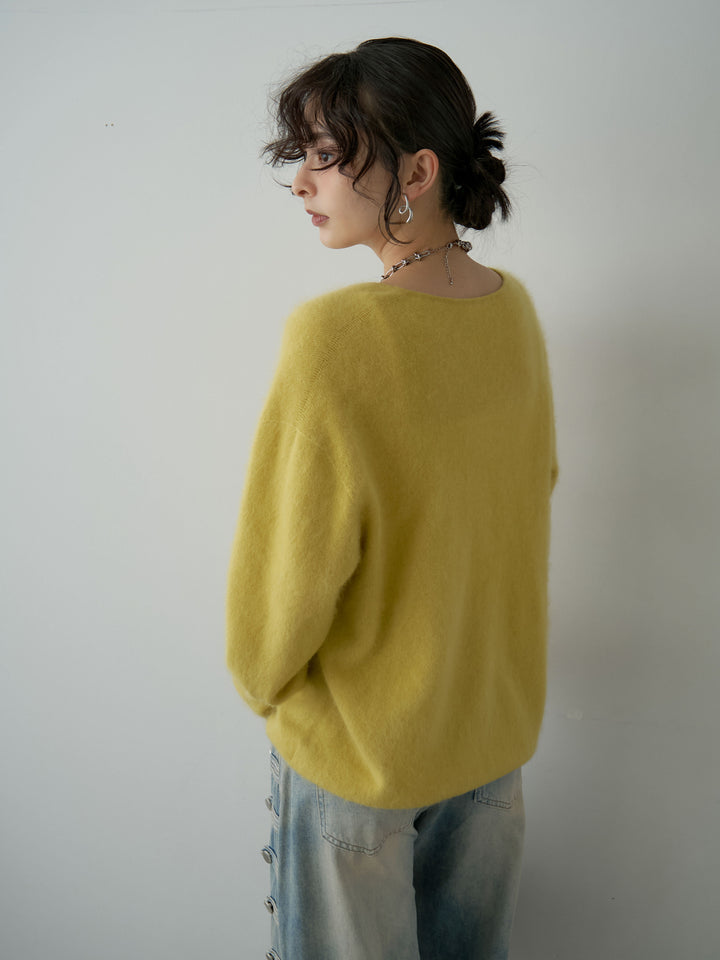[予約]カシミア混フェザータッチVネックニットトップス/green