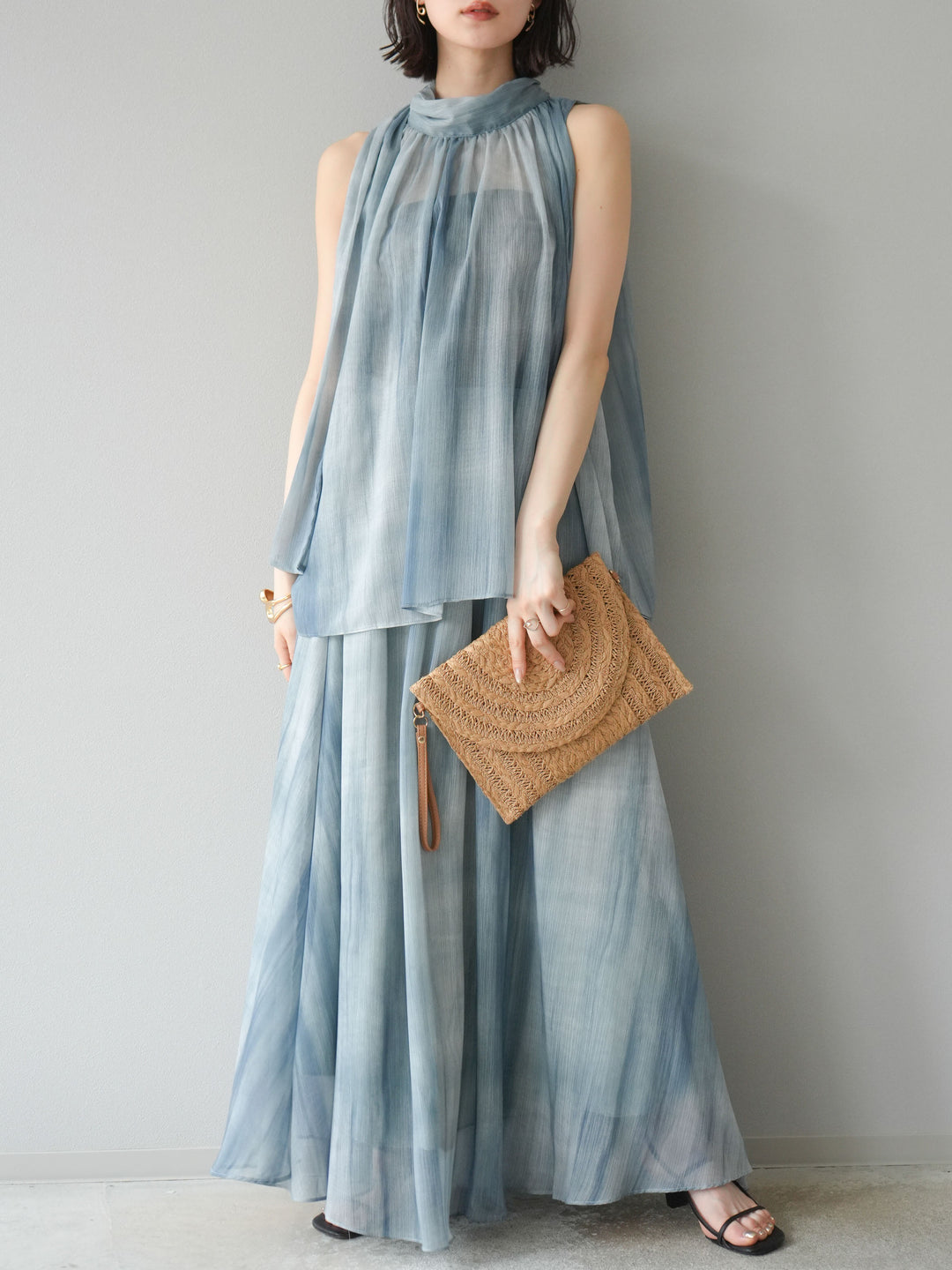 [SET]ニュアンスシアーホルターネックブラウス+ニュアンスシアーフレアスカート(2set)