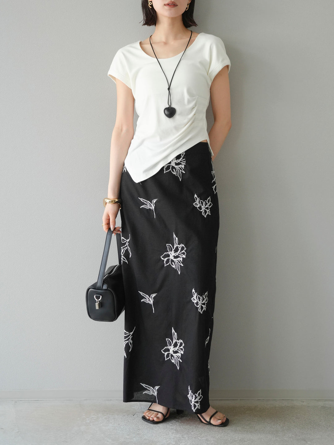 [予約]フラワー刺繍ナロースカート/ブラック