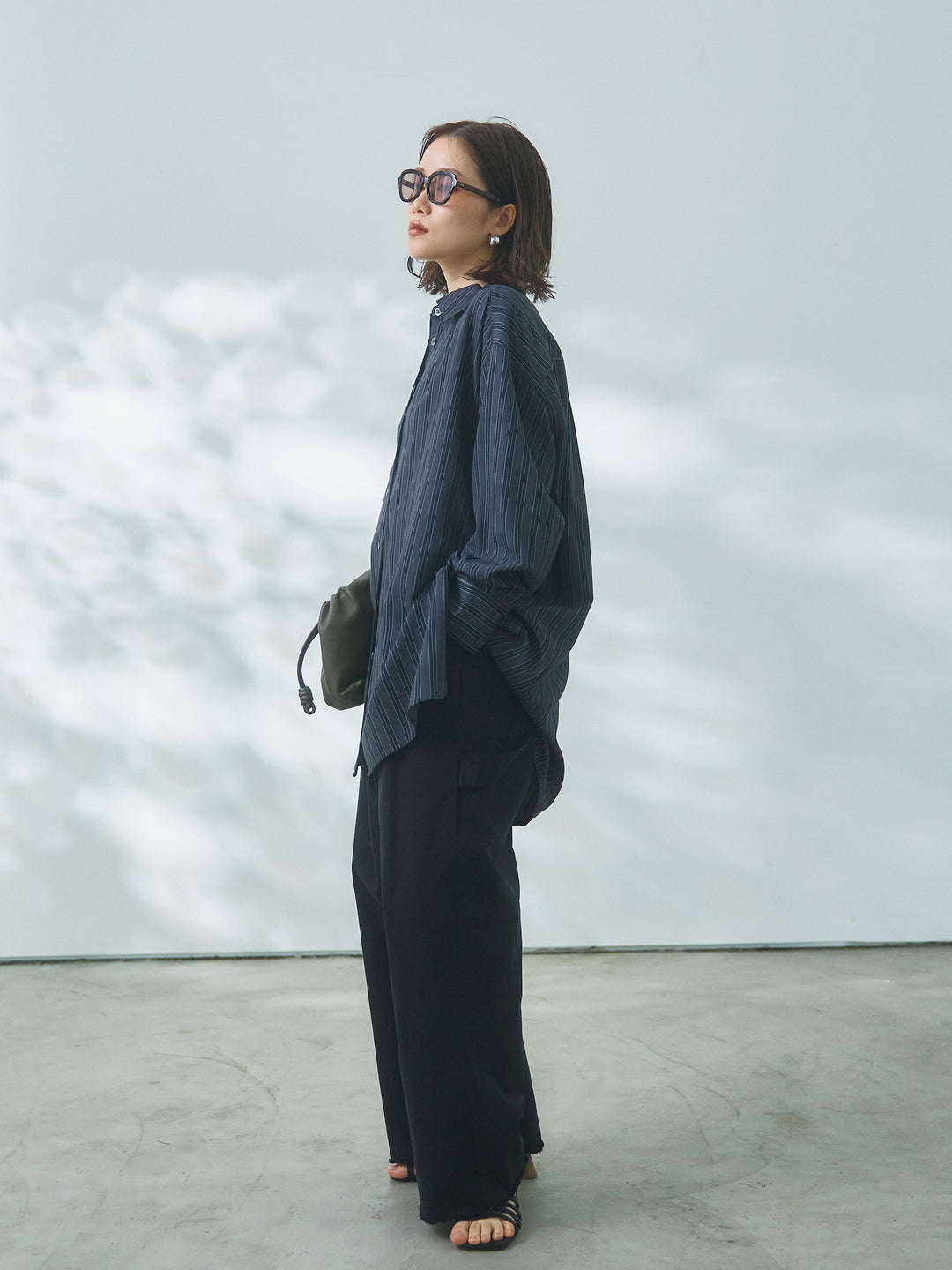 【Allure】[SET]ストライプオーバーシャツ+カットオフコットンツイルタックワイドパンツ(2set)