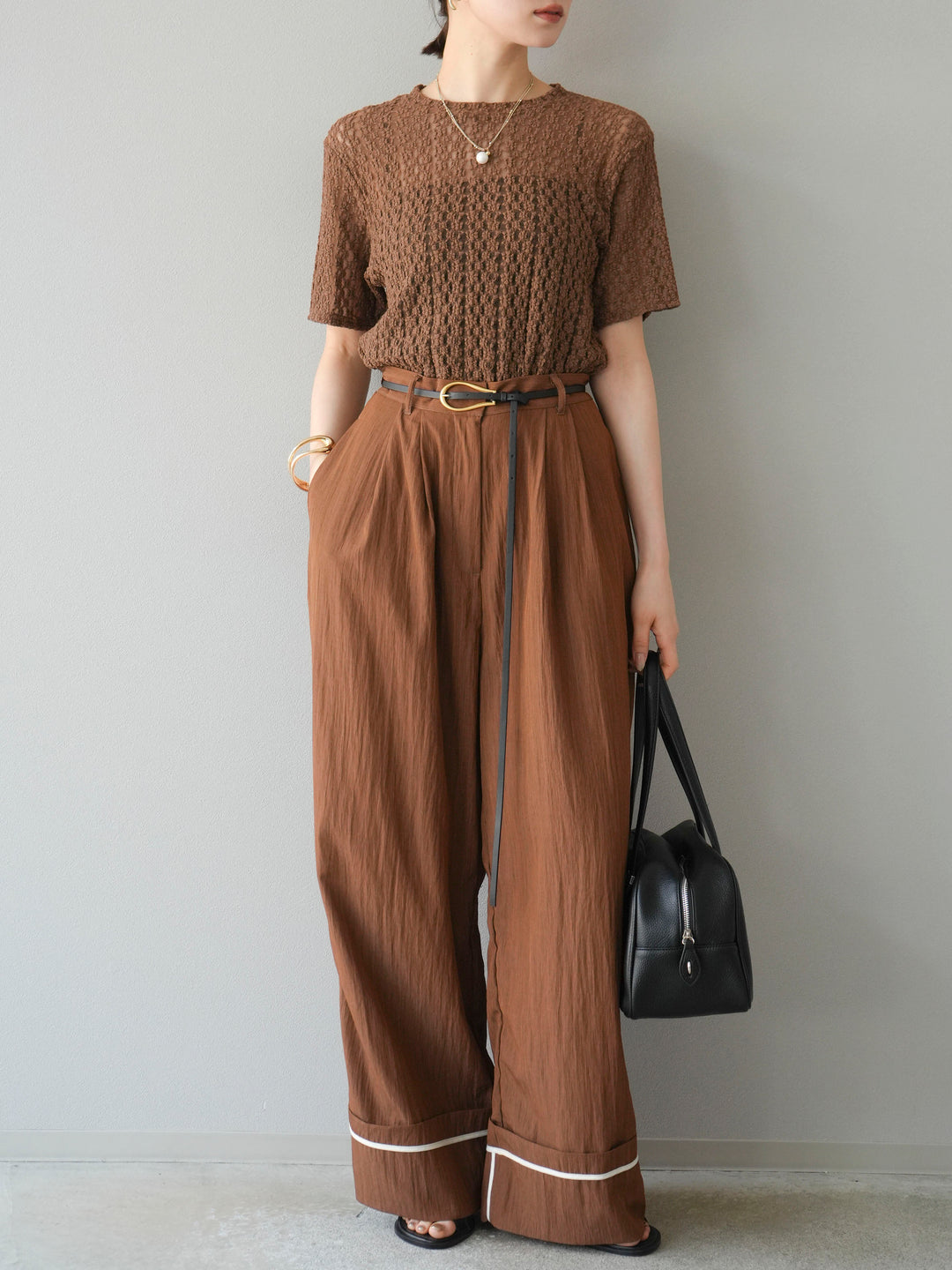 【預購】剪裁蕾絲T卹/棕色