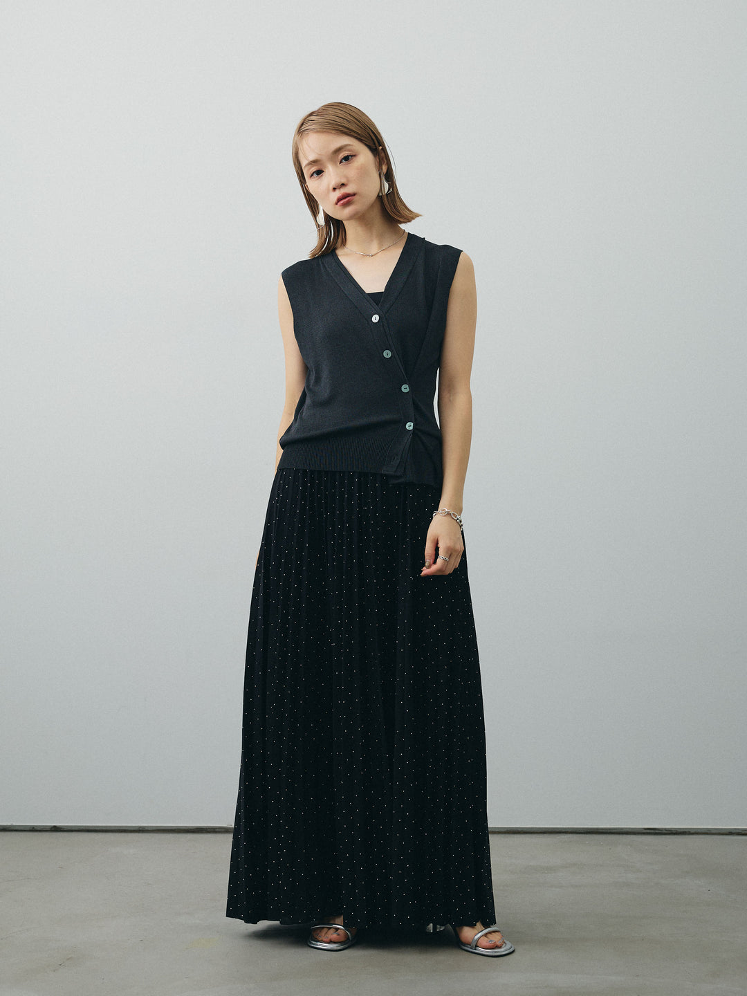 [予約]クールタッチ2WAYデザインニットベスト/チャコール