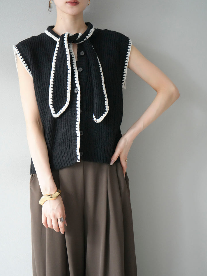 [予約]ステッチデザインボウタイニットベスト/ブラック