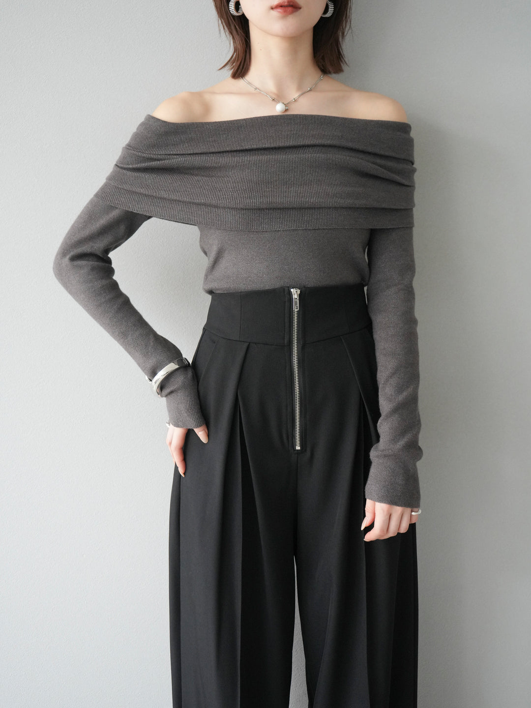 [予約]オフショルニットプルオーバー/チャコール