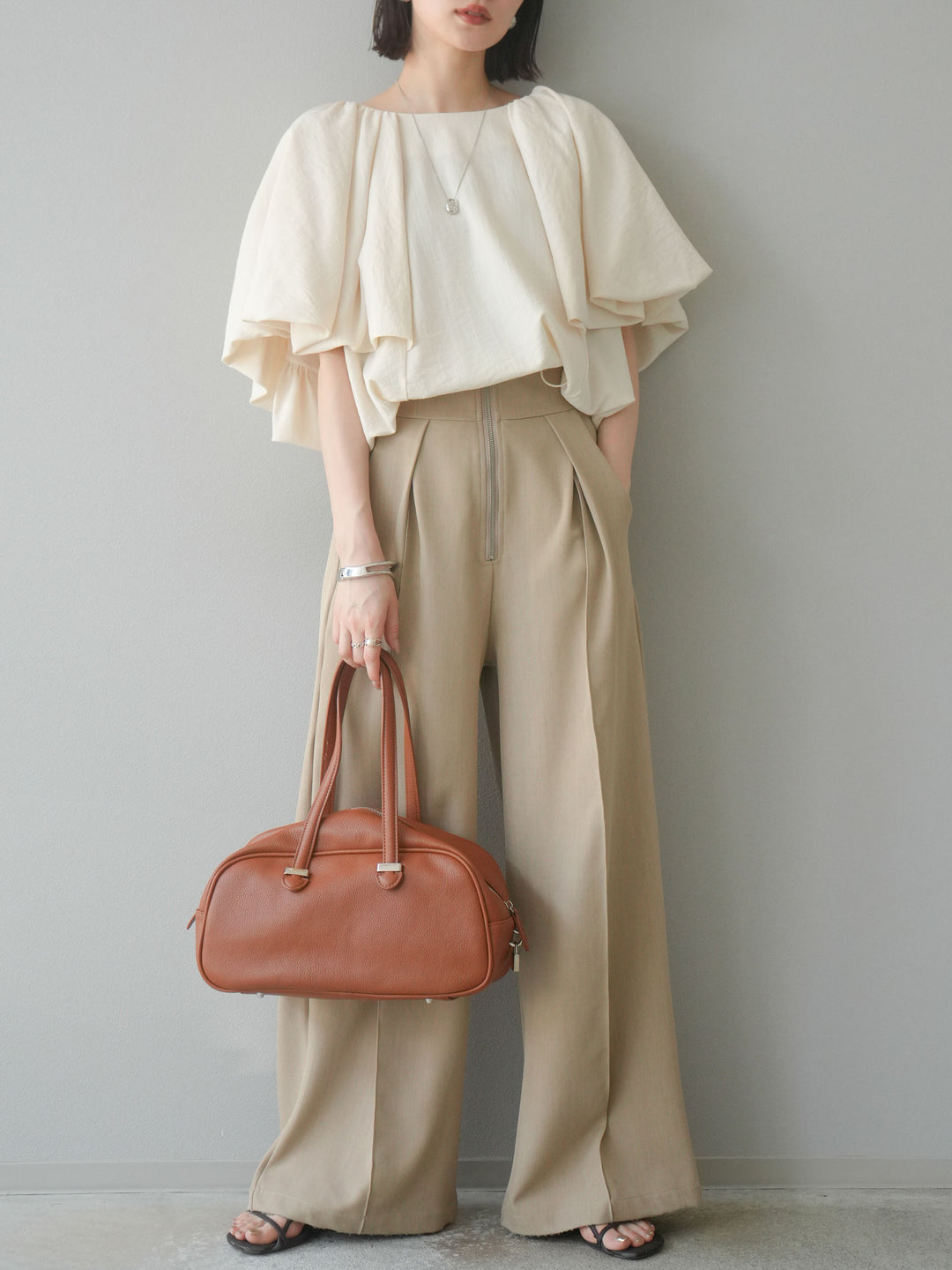 [SET] 燈籠袖褶襉設計上衣 + 拉鍊褶襉寬褲 (2 套)