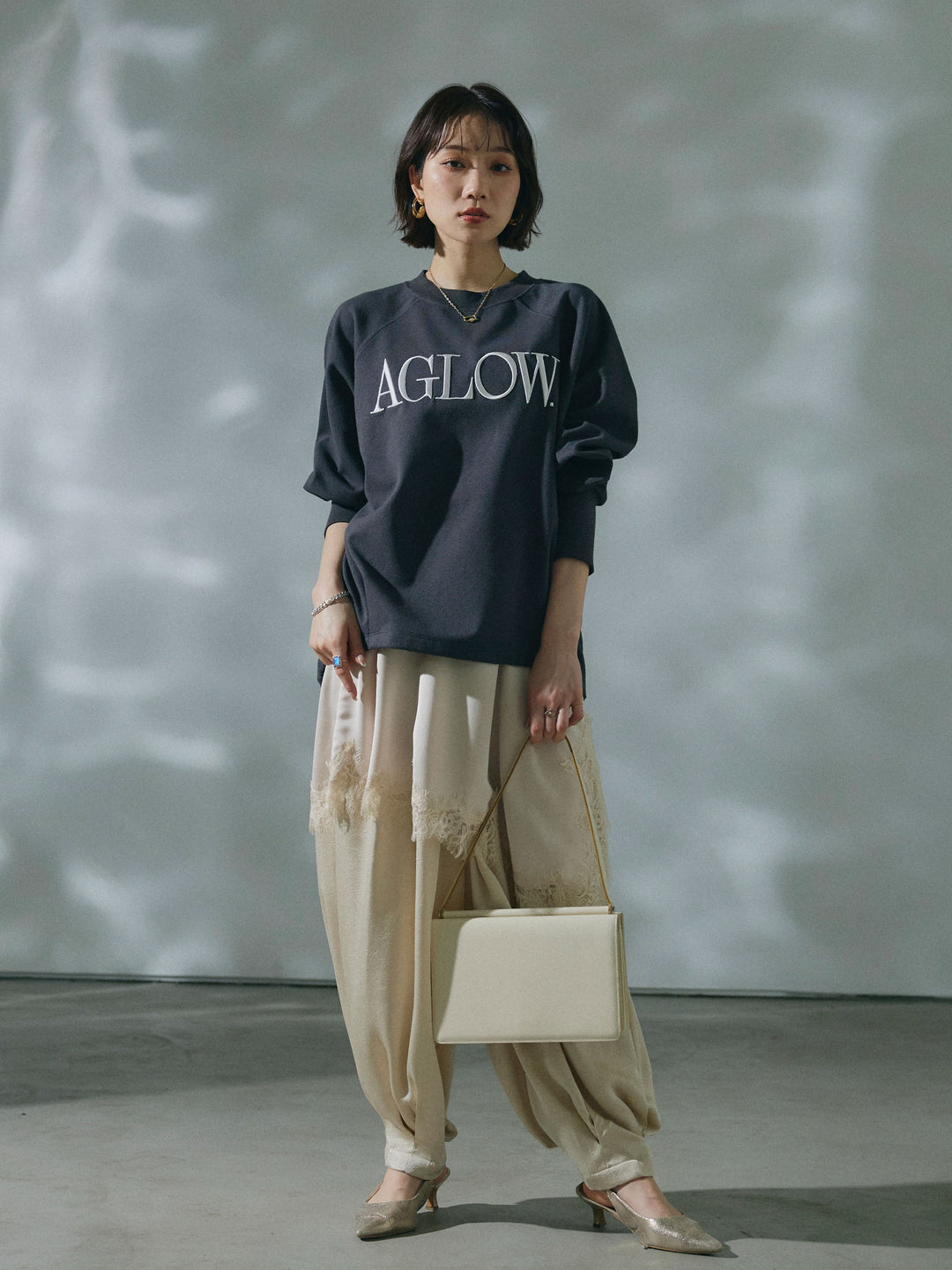 【Allure】[SET]ブークレダンボールロゴ刺繍プルオーバー+ブークレダンボールロゴ刺繍プルオーバー(2set)