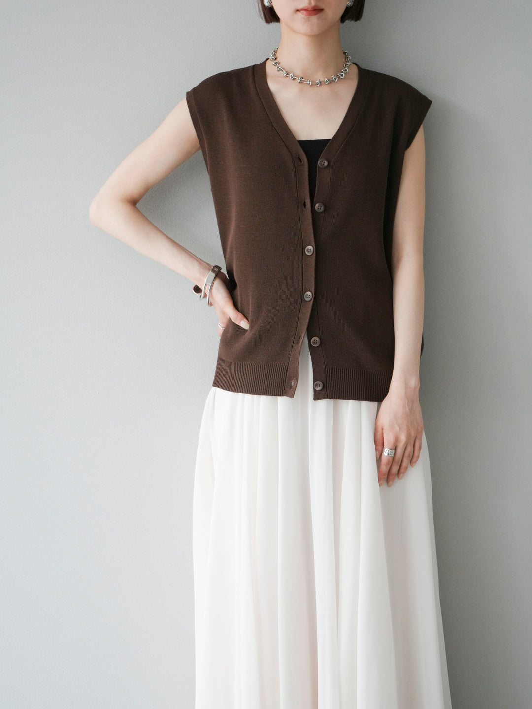 [予約]Vネックレーヨンニットベスト/ブラウン