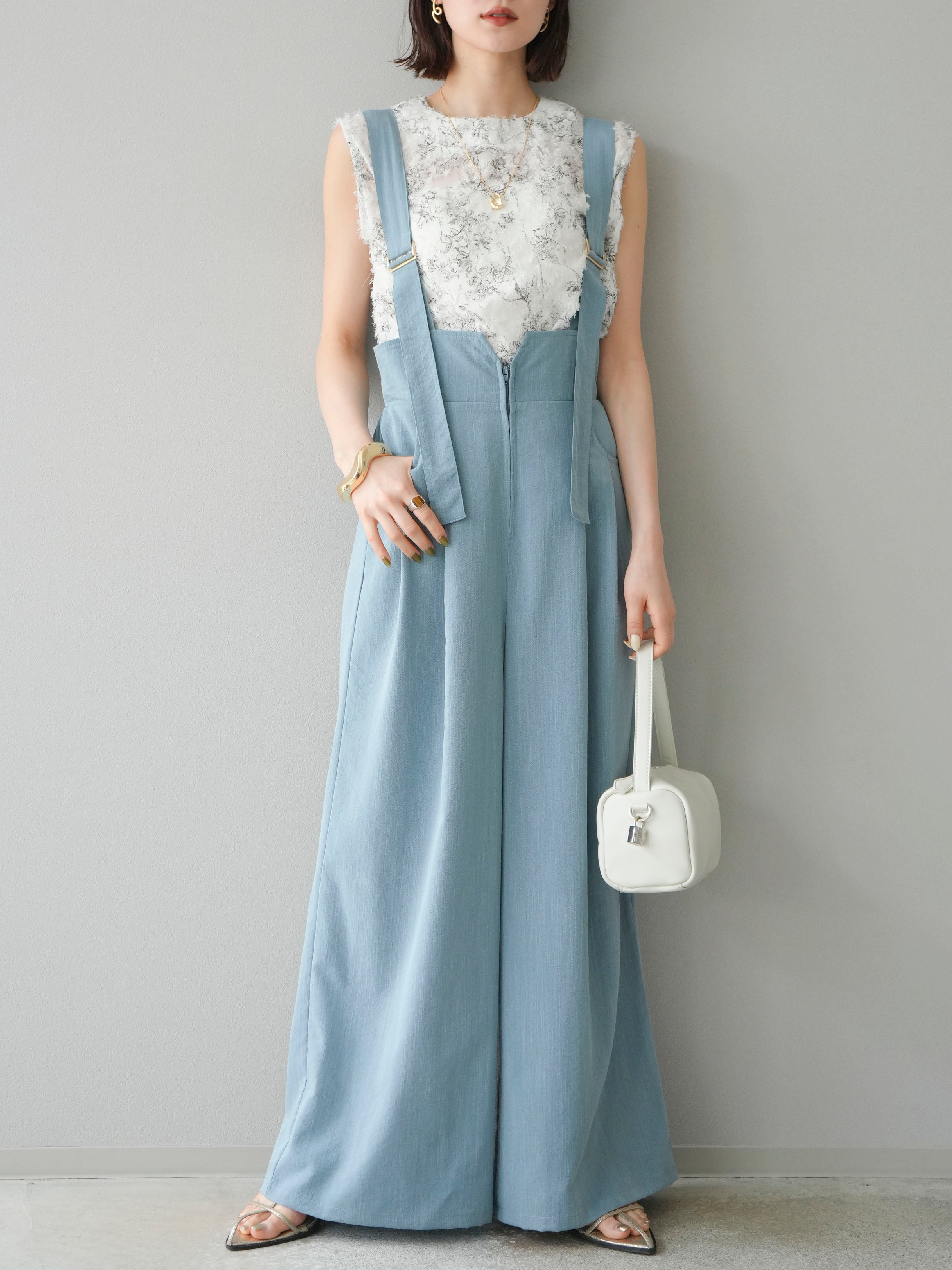 お値下げ　chignon ノースリーブカーヴィーサロペット お値下げchignon ノースリーブカーヴィーサロペット