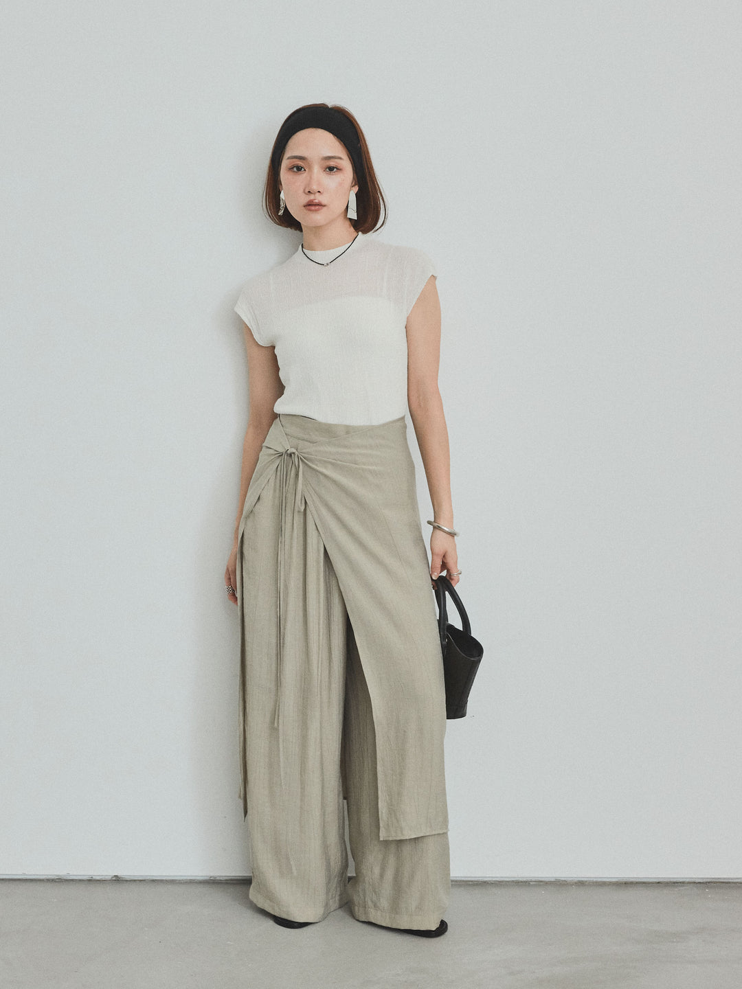 [SET]フレンチスリーブシアーニットトップス+ワッシャーサテンレイヤードスカートパンツ(2set)