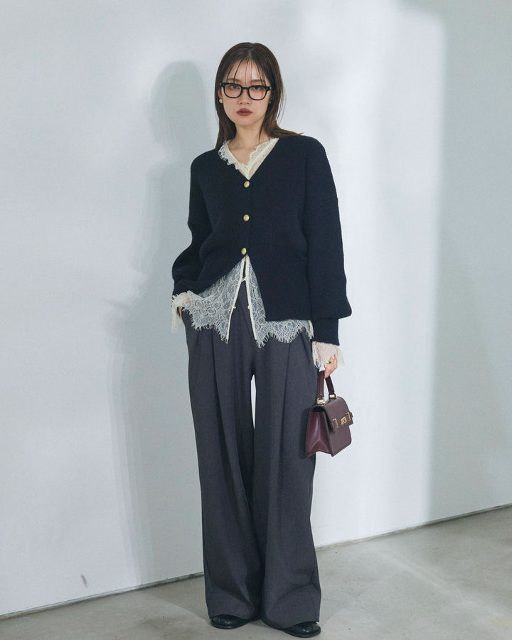 【魅力】[套裝] 金色紐帶針織開襟衫 x 蕾絲襯衫套裝 + 不對稱腰部收腰褲（兩件套）