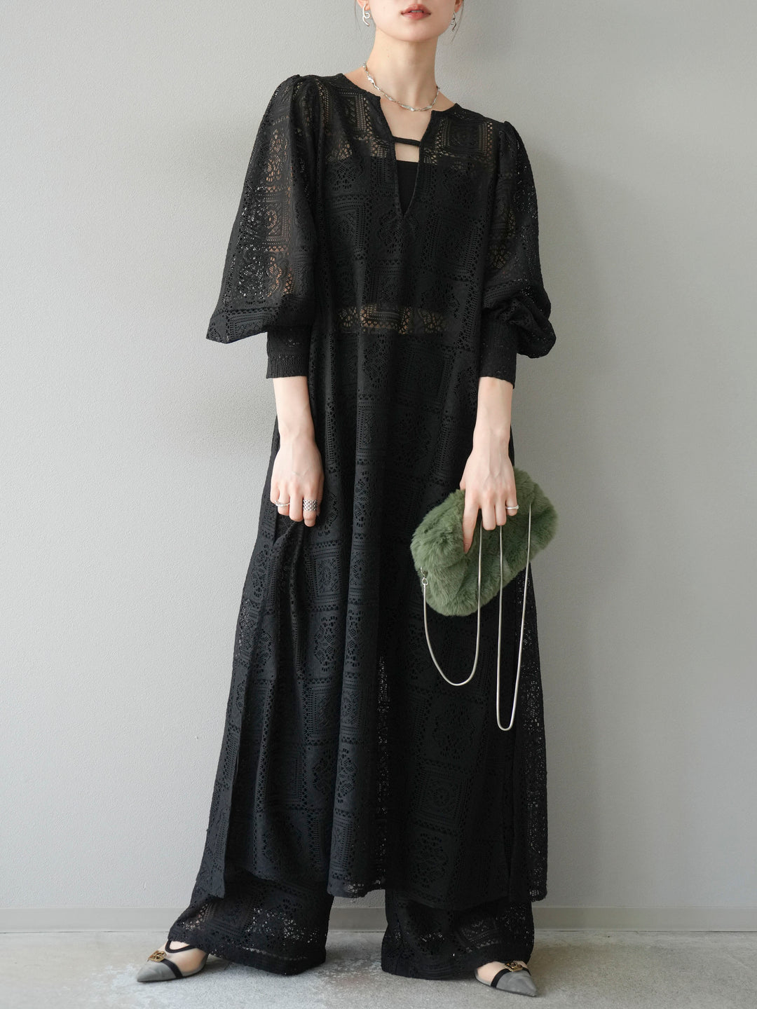 【套裝】塊蕾絲捲袖洋裝+塊蕾絲寬褲（2套）