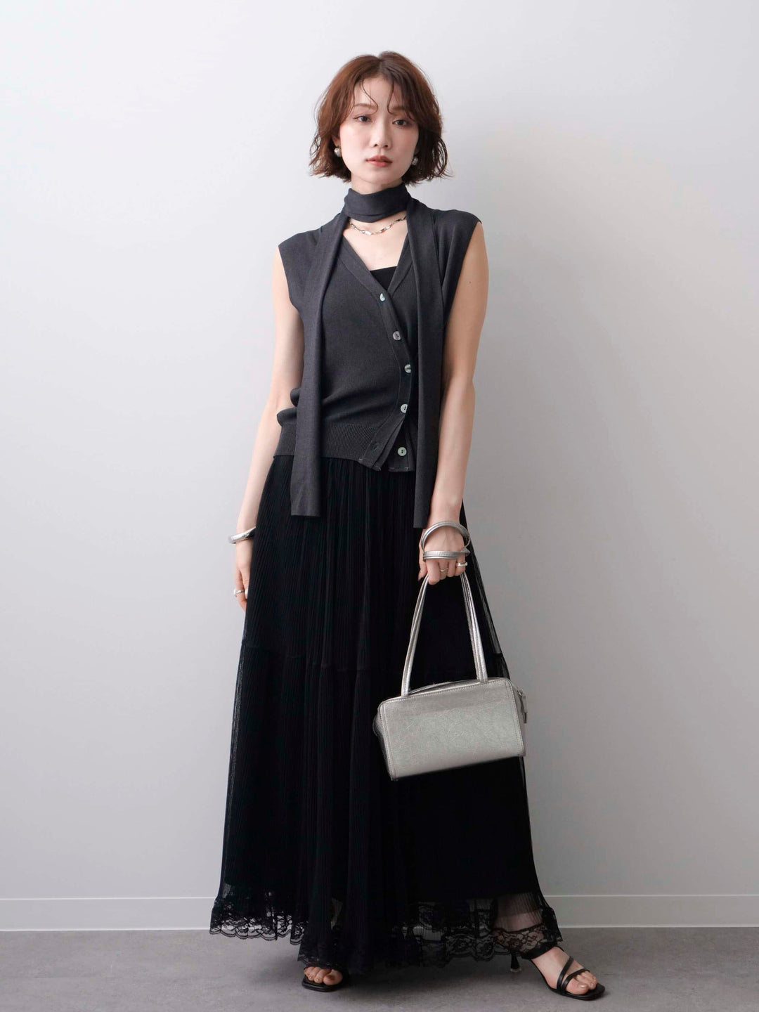 【套裝】領口疊層不對稱針織背心 + 領口疊層不對稱針織背心（2件組）