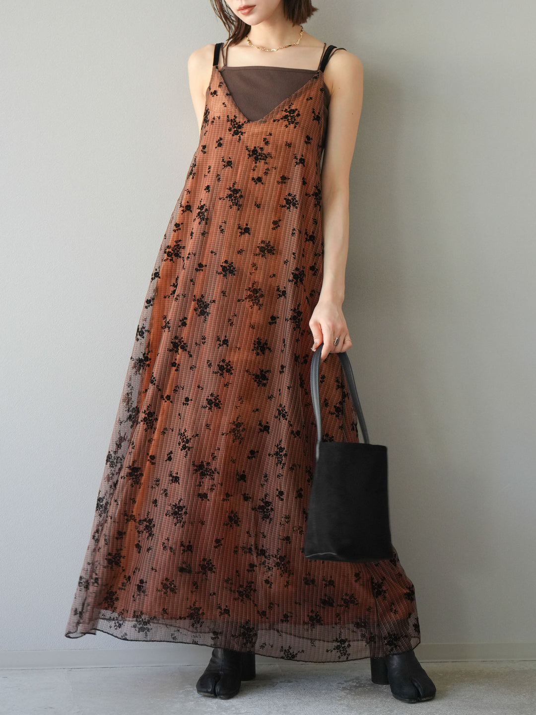 [SET]フロッキーチュールレイヤードベロアキャミワンピース+カップ付きバッククロスキャミソール(2set)