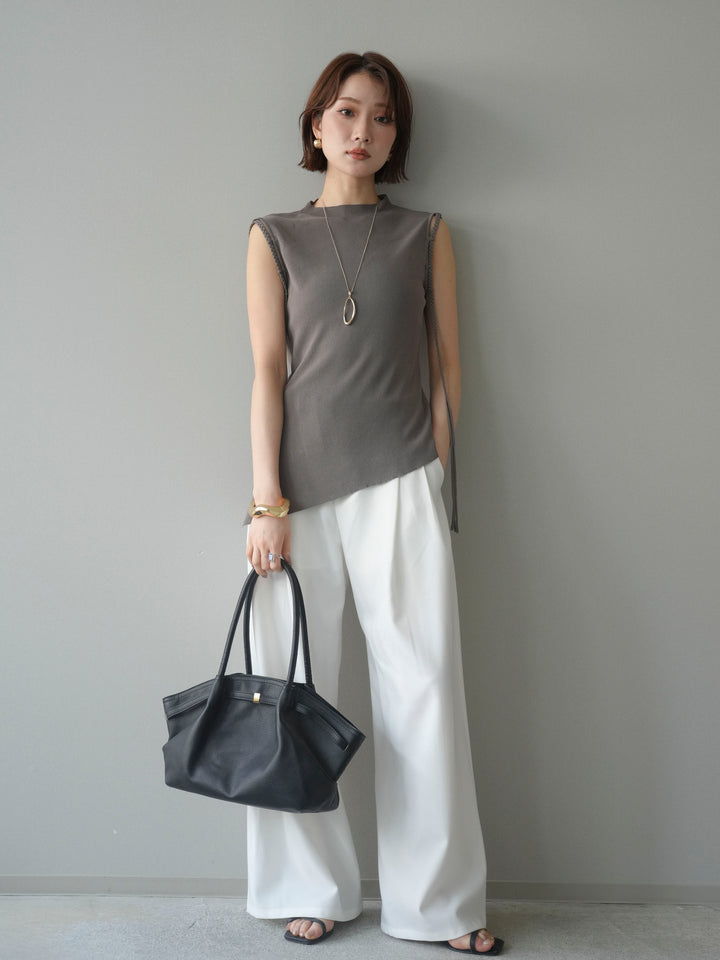 [予約]アシンメトリーベルトタックワイドパンツ/white