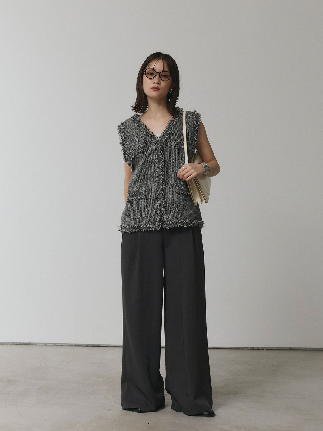 【Allure】[SET]アンティークボタンツイードフリンジニットベスト+デザインタックセンターシームアイドパンツ(2set)