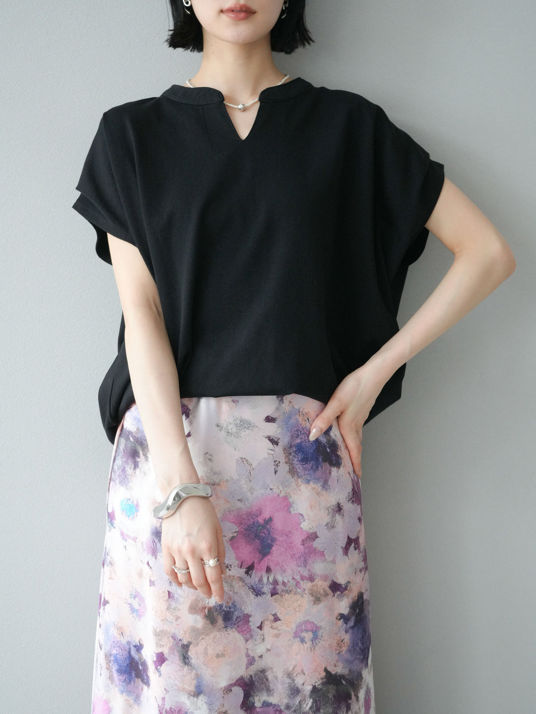 [予約]キーネックドルマンルーズコットンTシャツ/ブラック