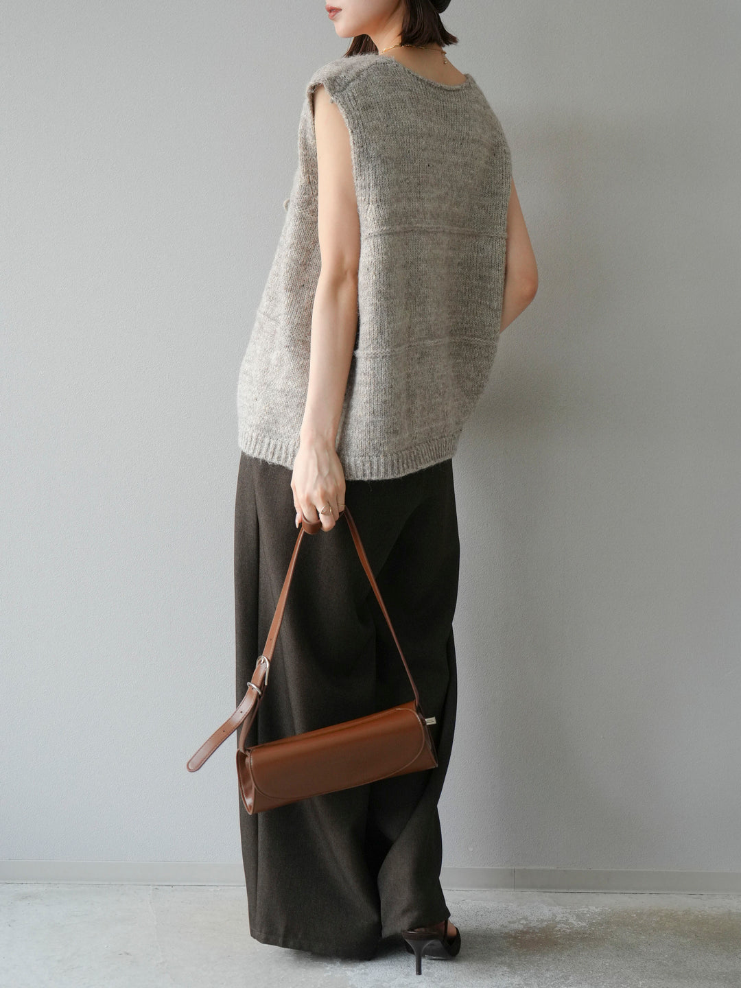 [予約]レザーパイピングタックワイドパンツ/ブラウン