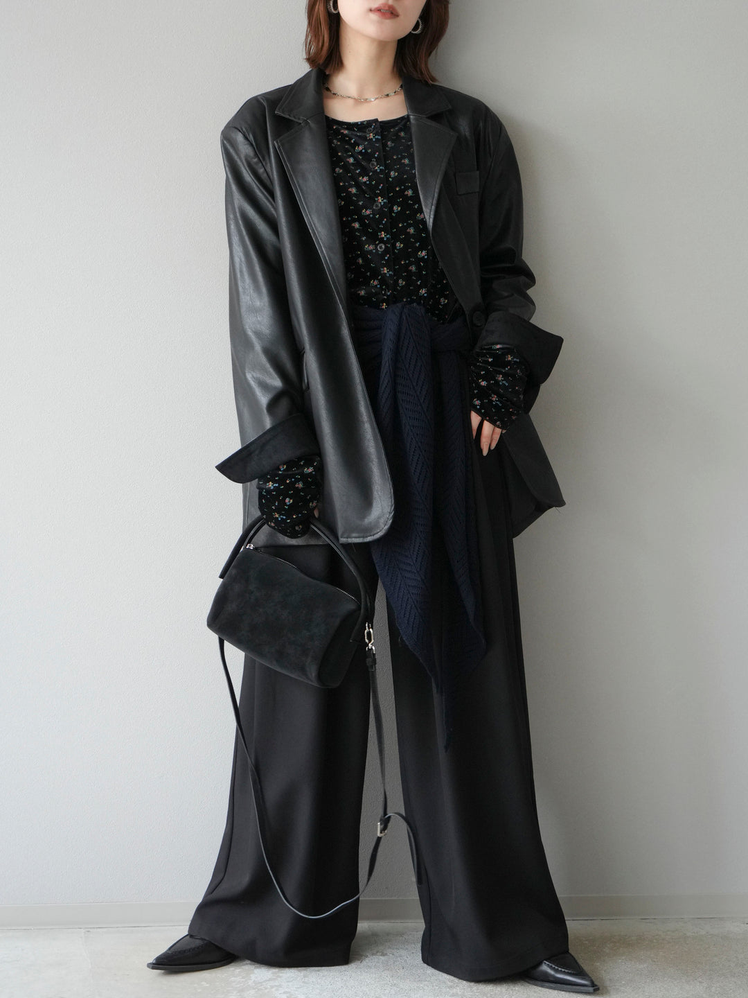 [預購] 皮帶環設計寬褲/黑色