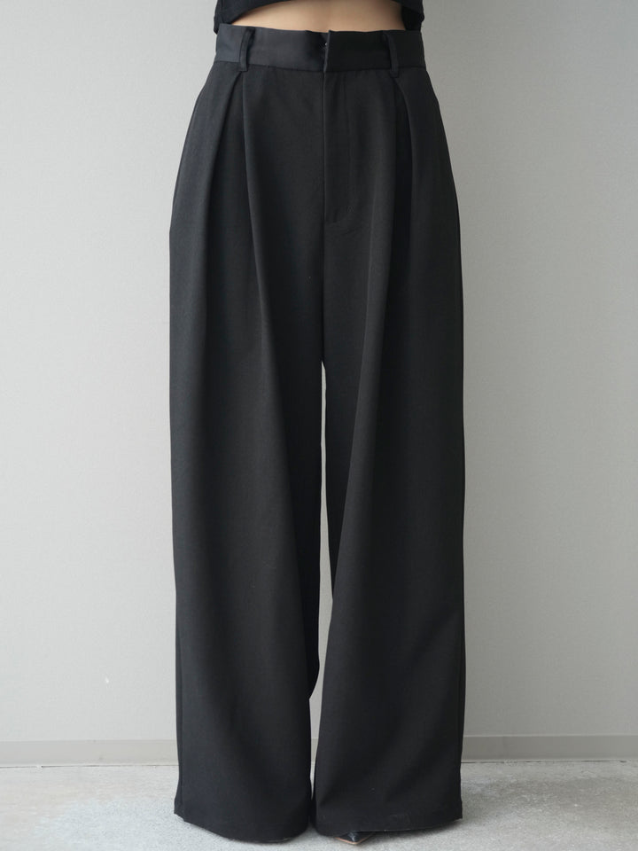 [予約]サテンベルトタックワイドパンツ/black
