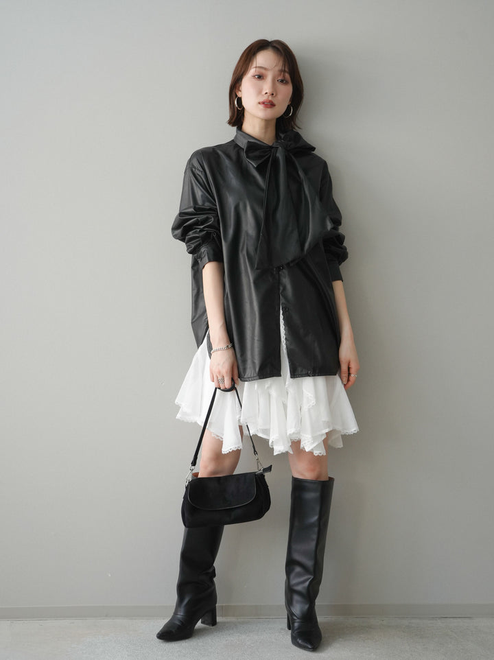 [予約]フェイクレザーボウタイブラウス/black